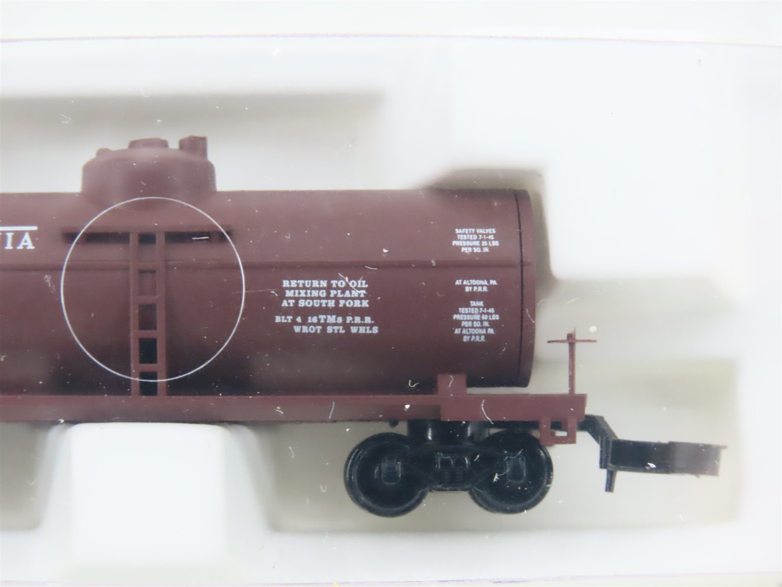 Z Scale Micro-Trains MTL 14401 PRR Pennsylvania Single Dome Tank Car #498640