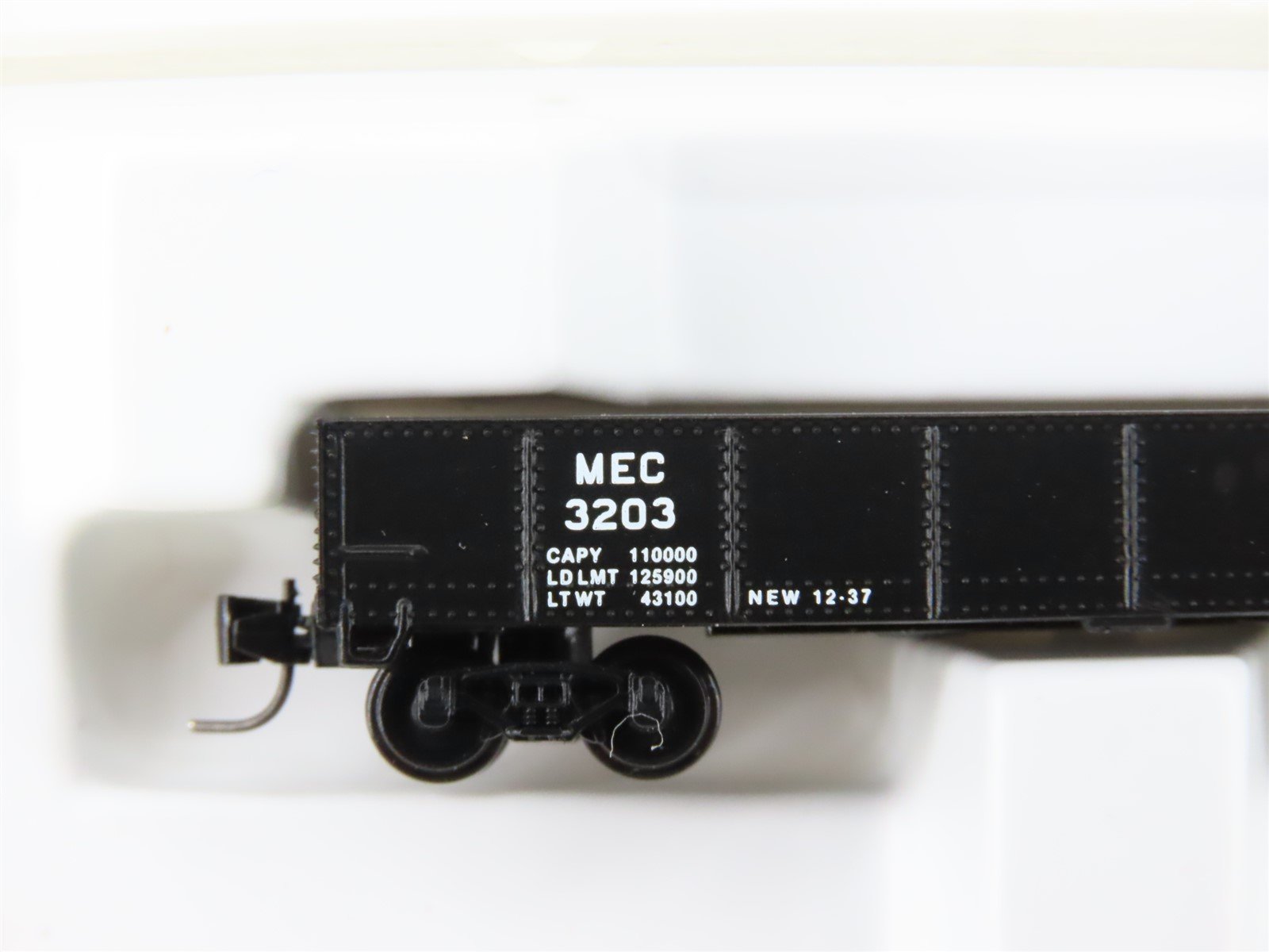 Z Scale Micro-Trains MTL 14308-2 MEC Maine Central Pine Tree Route Gondola #3203
