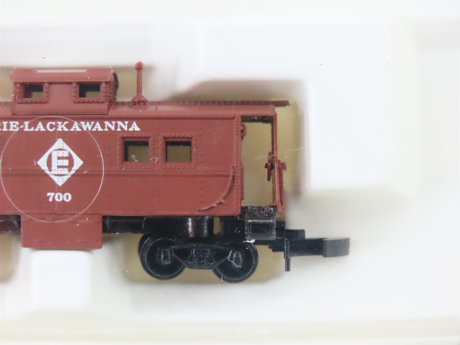 Z Scale Kadee Micro-Trains MTL 14708 EL Erie Lackawanna Caboose #700