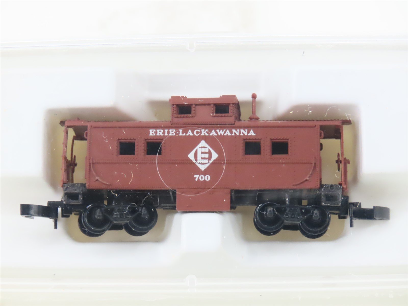 Z Scale Kadee Micro-Trains MTL 14708 EL Erie Lackawanna Caboose #700
