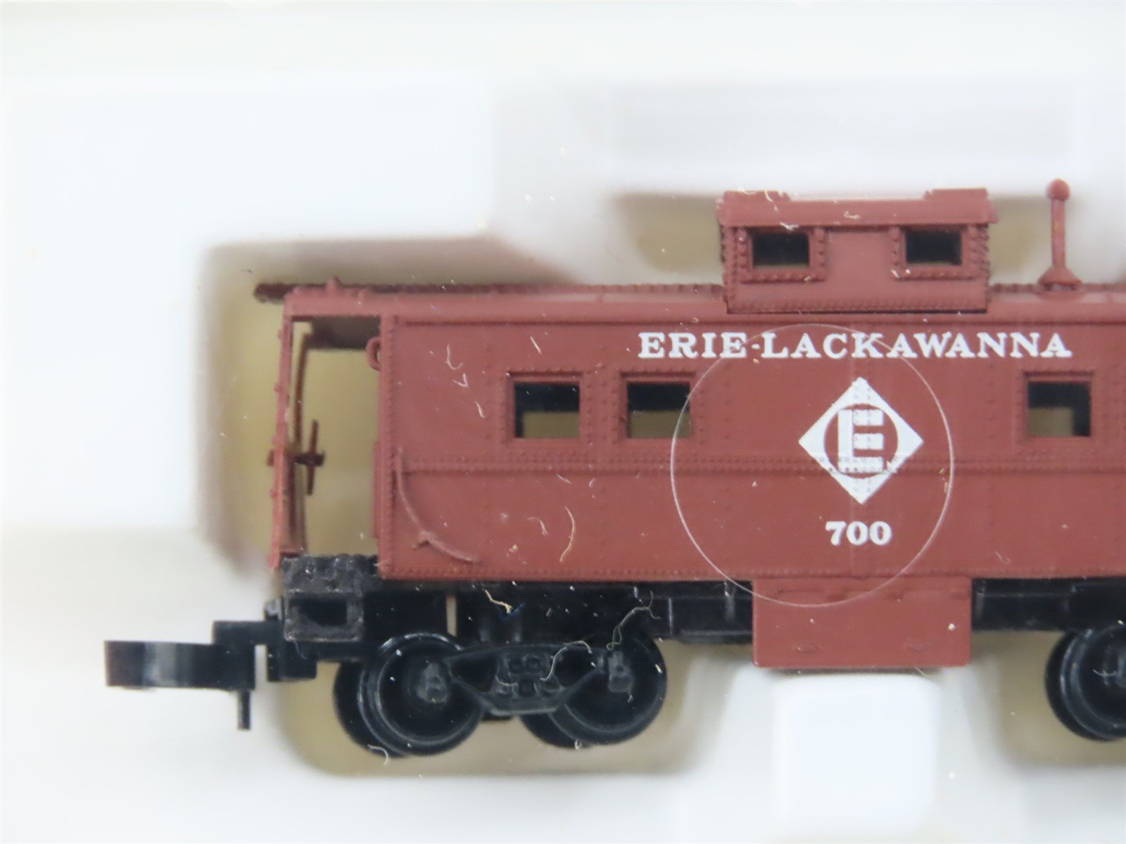 Z Scale Kadee Micro-Trains MTL 14708 EL Erie Lackawanna Caboose #700