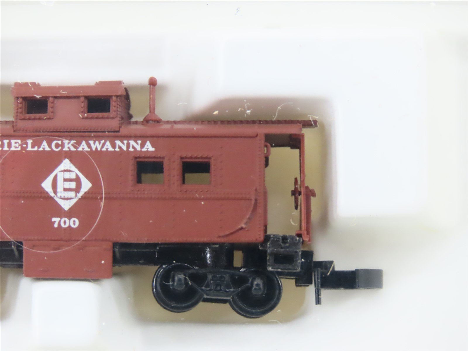 Z Scale Kadee Micro-Trains MTL 14708 EL Erie Lackawanna Caboose #700