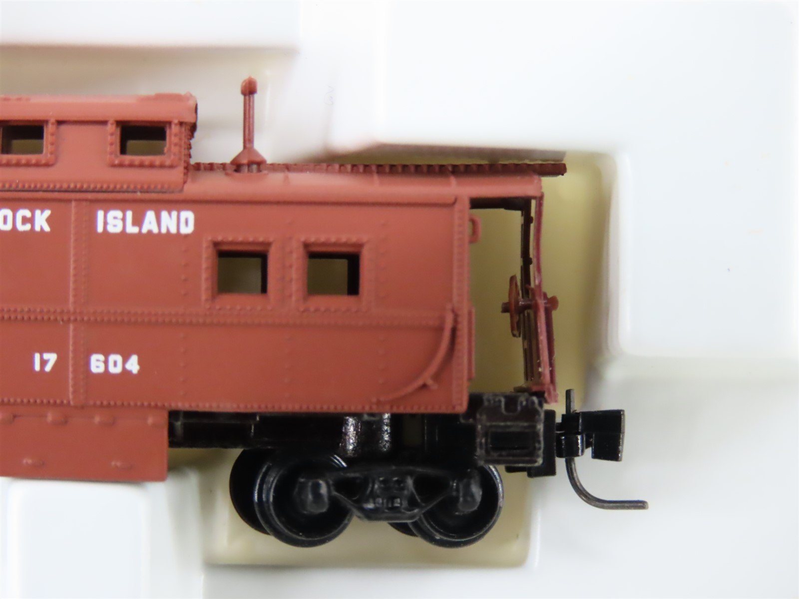 Z Scale Kadee Micro-Trains MTL 14704-2 RI Rock Island Caboose #17604
