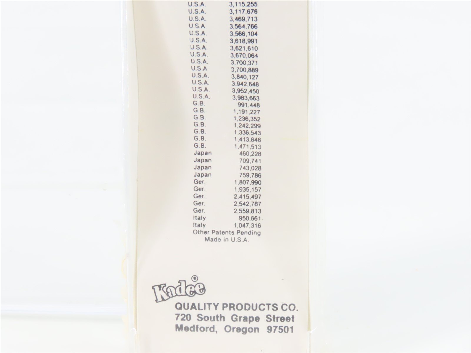 Z Scale Kadee Micro-Trains MTL 14706 PC Penn Central Caboose #18404