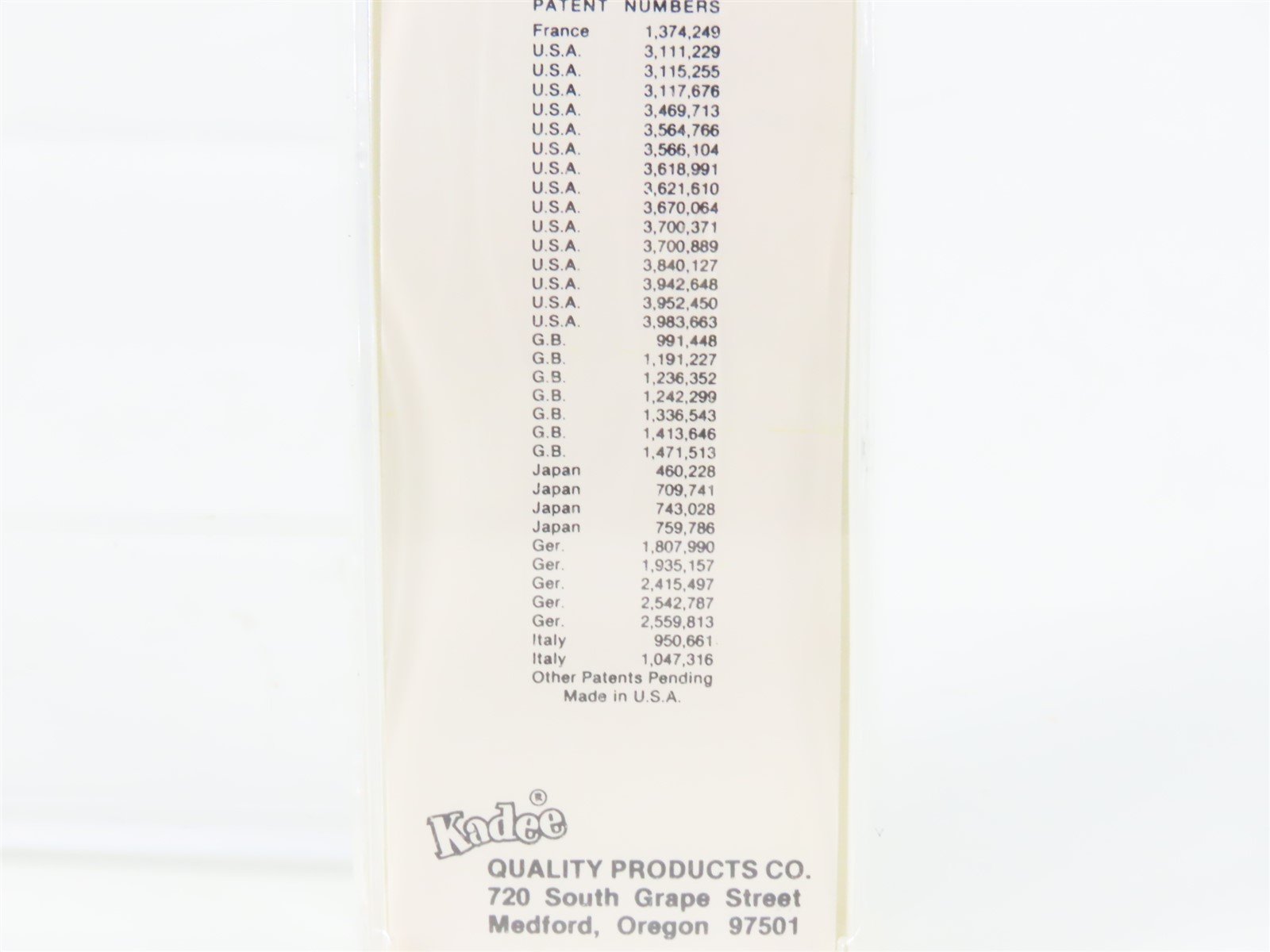 Z Scale Kadee Micro-Trains MTL 14706 PC Penn Central Caboose #18404