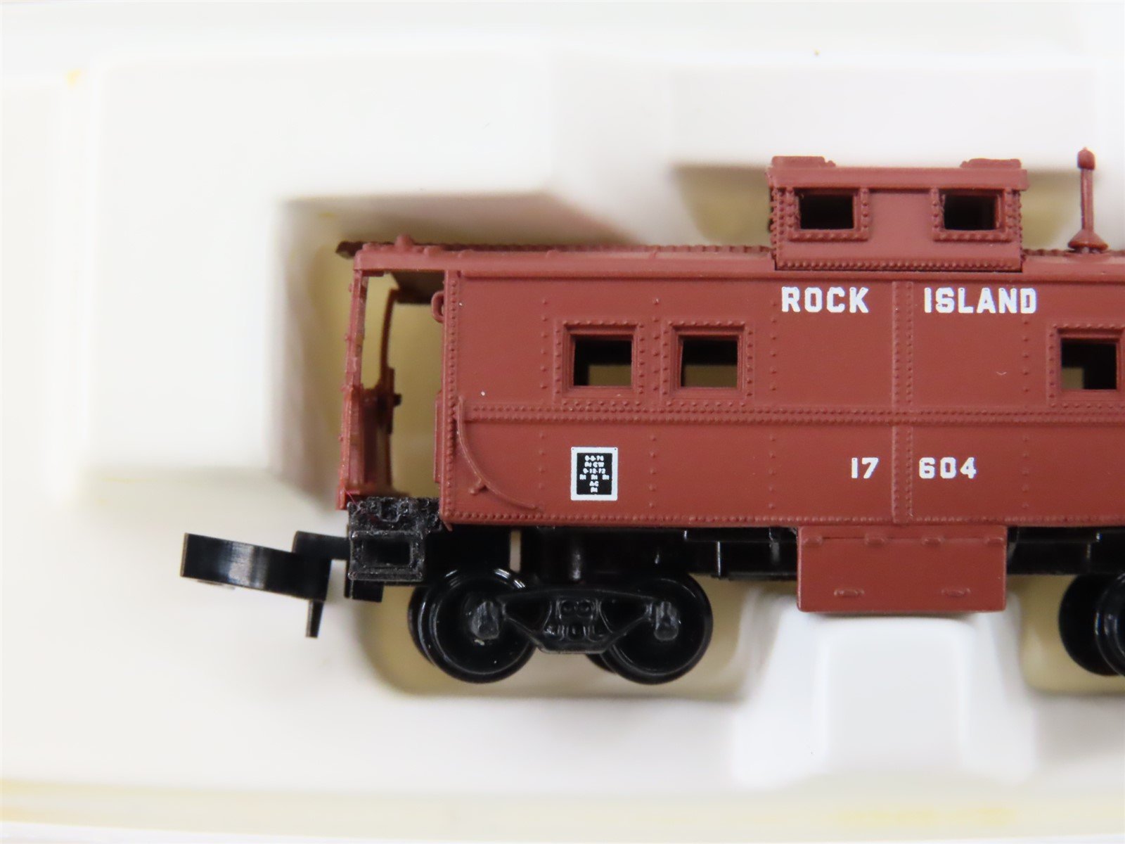 Z Scale Kadee Micro-Trains MTL 14704 RI Rock Island Caboose #17604