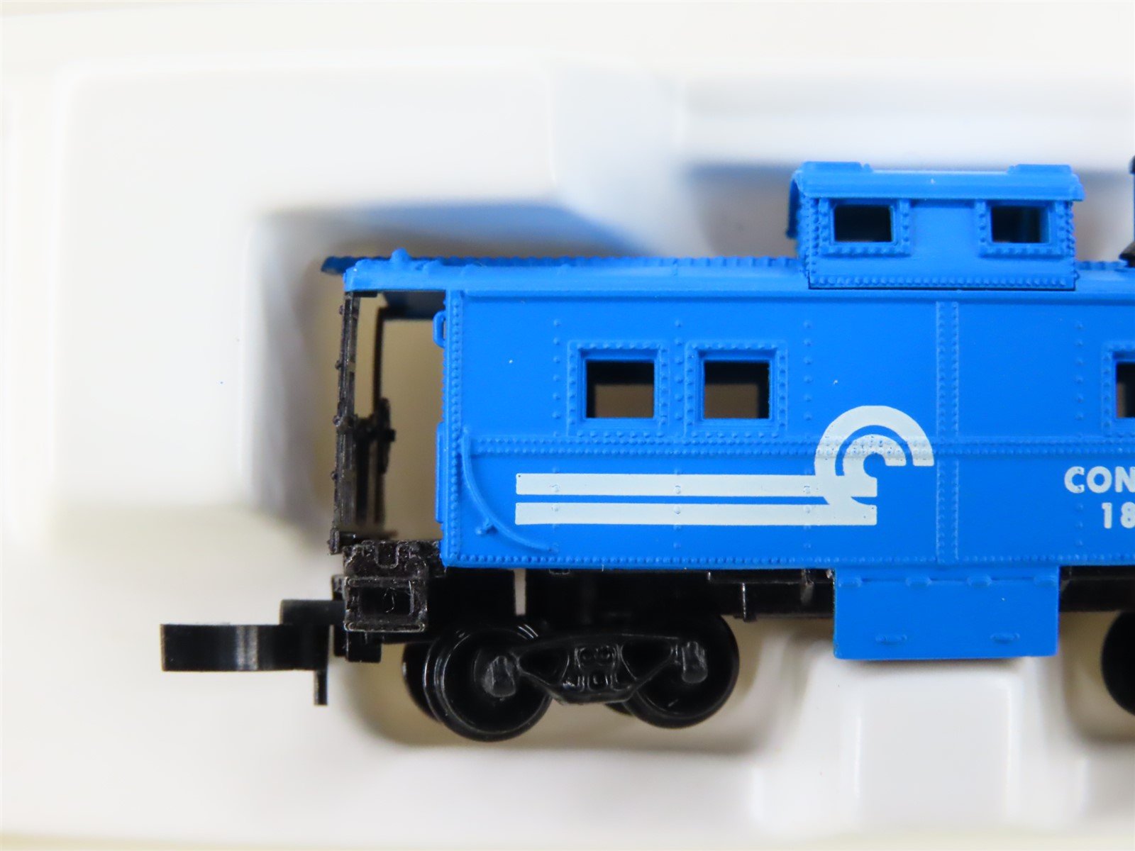 Z Scale Kadee Micro-Trains MTL 14703 CR Conrail Caboose #18738