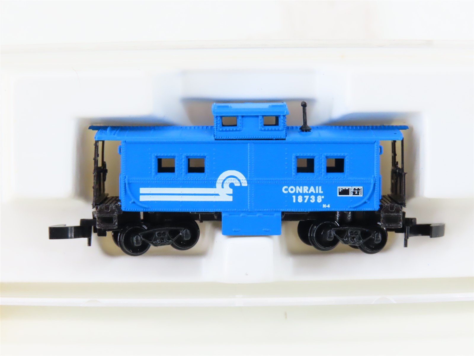 Z Scale Kadee Micro-Trains MTL 14703 CR Conrail Caboose #18738