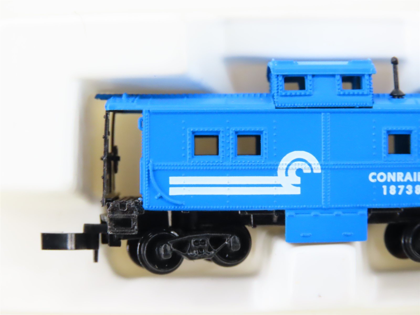 Z Scale Kadee Micro-Trains MTL 14703 CR Conrail Caboose #18738