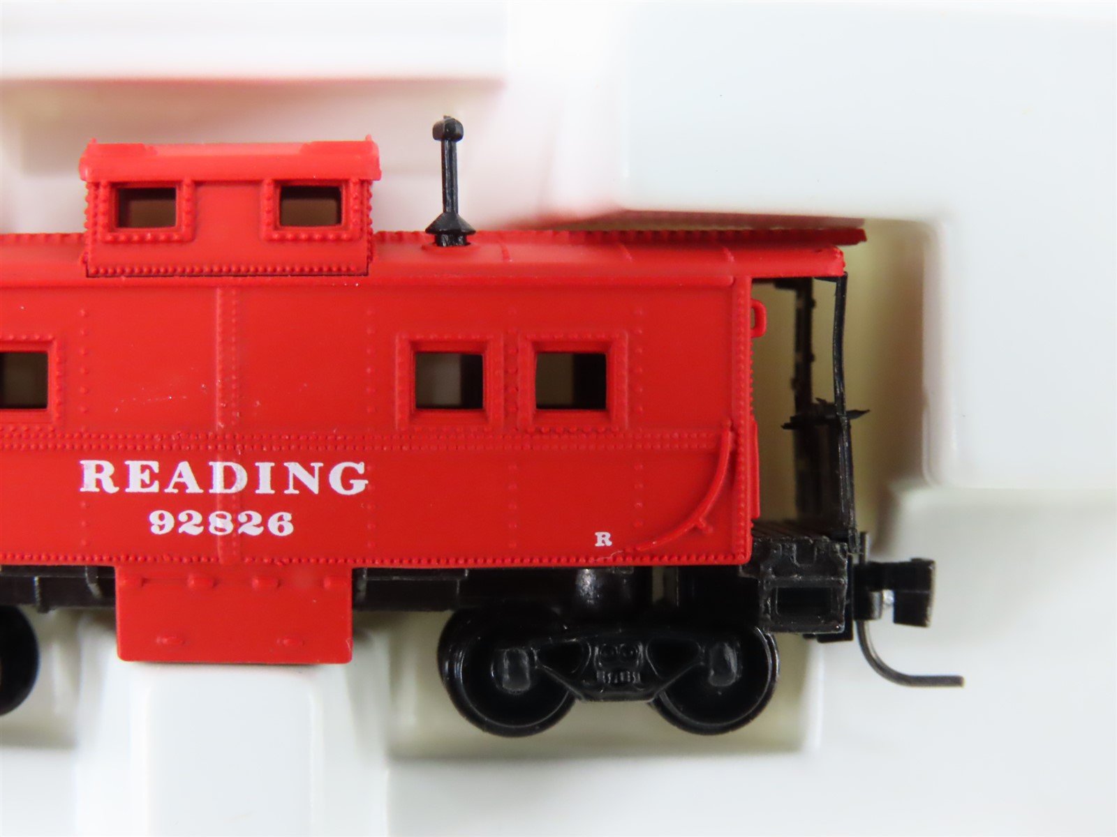 Z Scale Micro-Trains MTL 14702-2 RDG Reading Railroad Caboose #92826