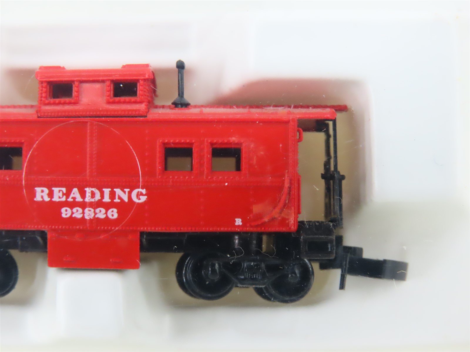 Z Scale Kadee Micro-Trains MTL 14702 RDG Reading Railroad Caboose #92826