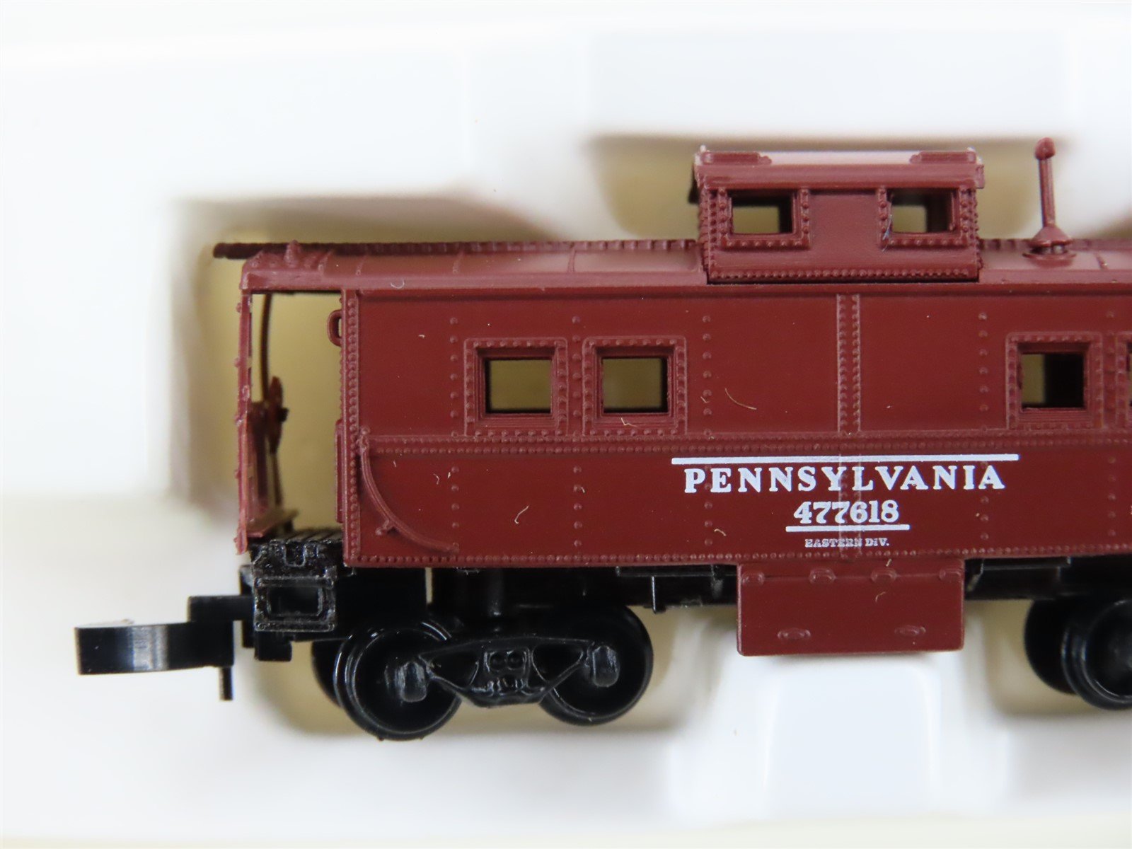 Z Scale Kadee Micro-Trains MTL 14701 PRR Pennsylvania N5 Caboose #477618