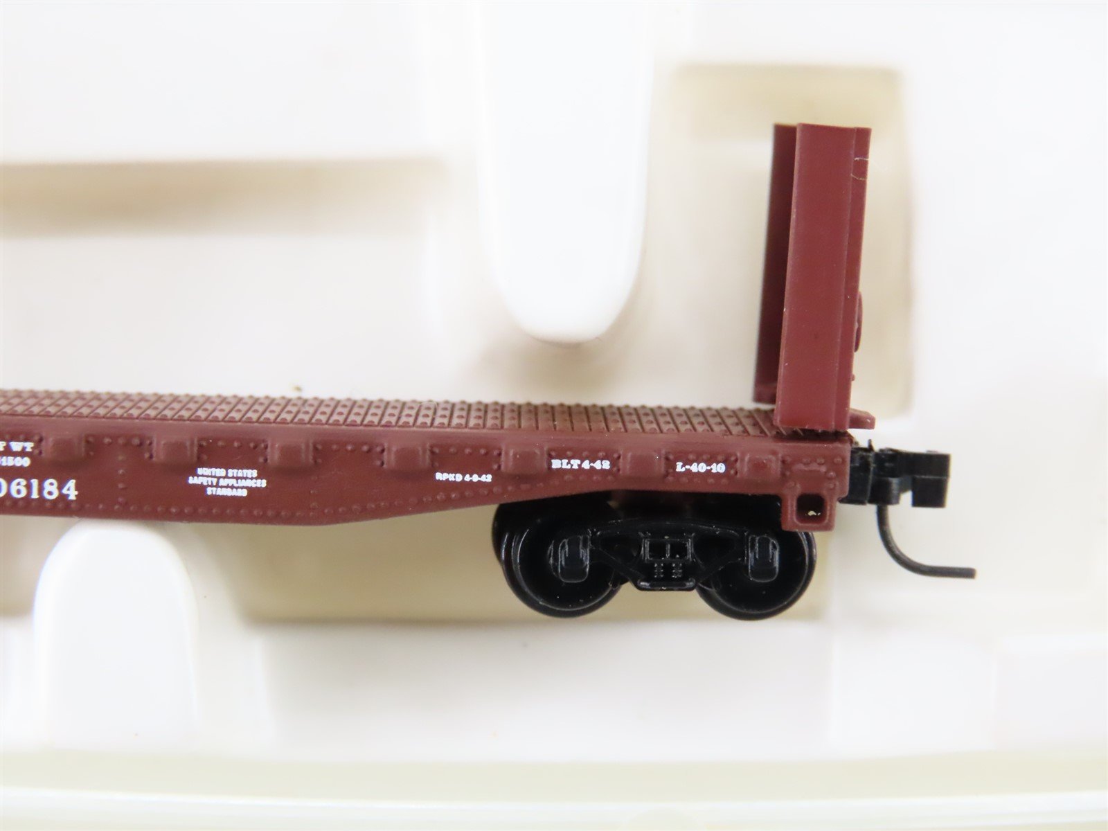 Z Kadee Micro-Trains MTL 14601-2 SP Southern Pacific Bulkhead Flat Car #506184