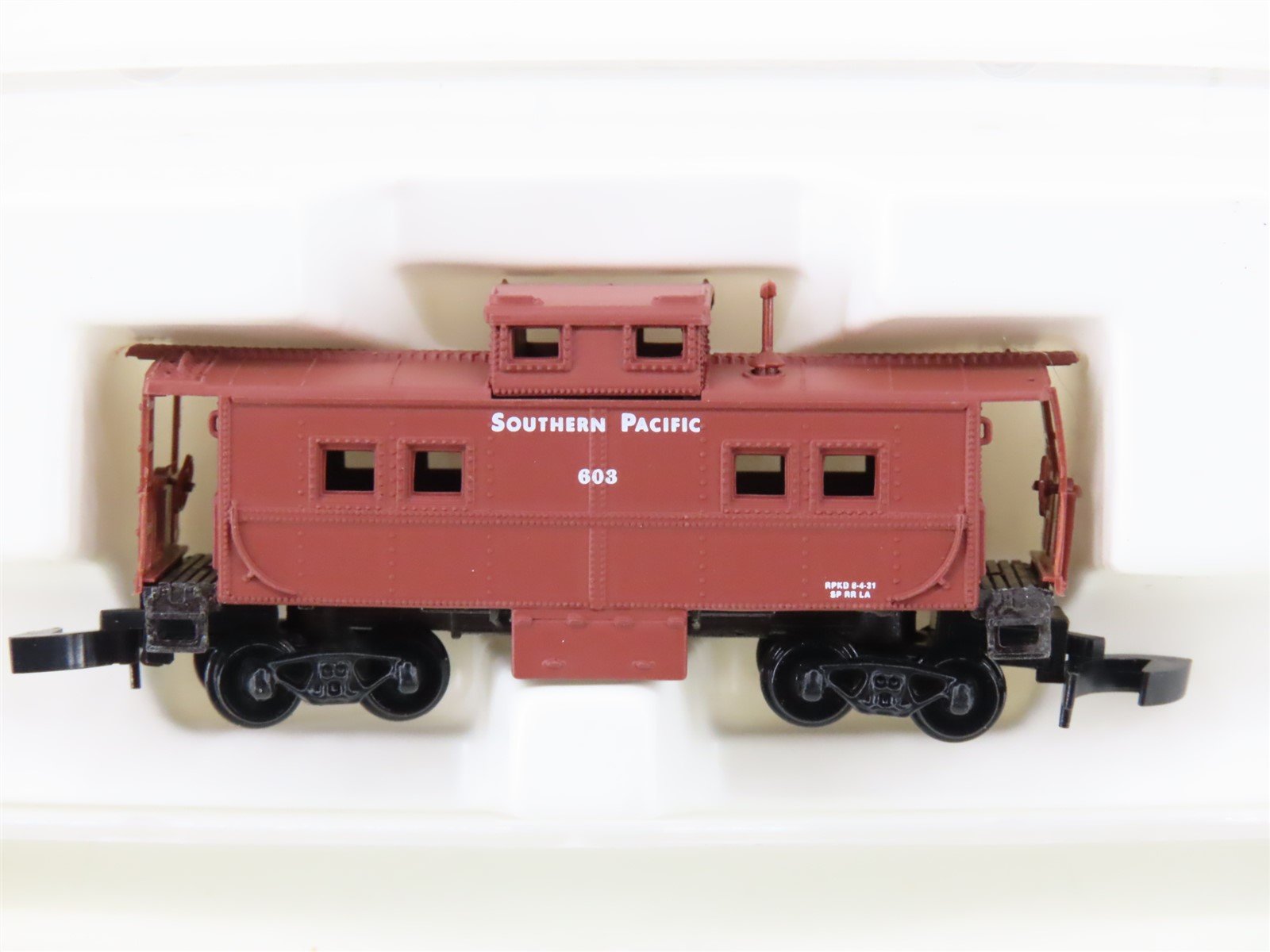 Z Scale Kadee Micro-Trains 14711 SP Southern Pacific Caboose #603