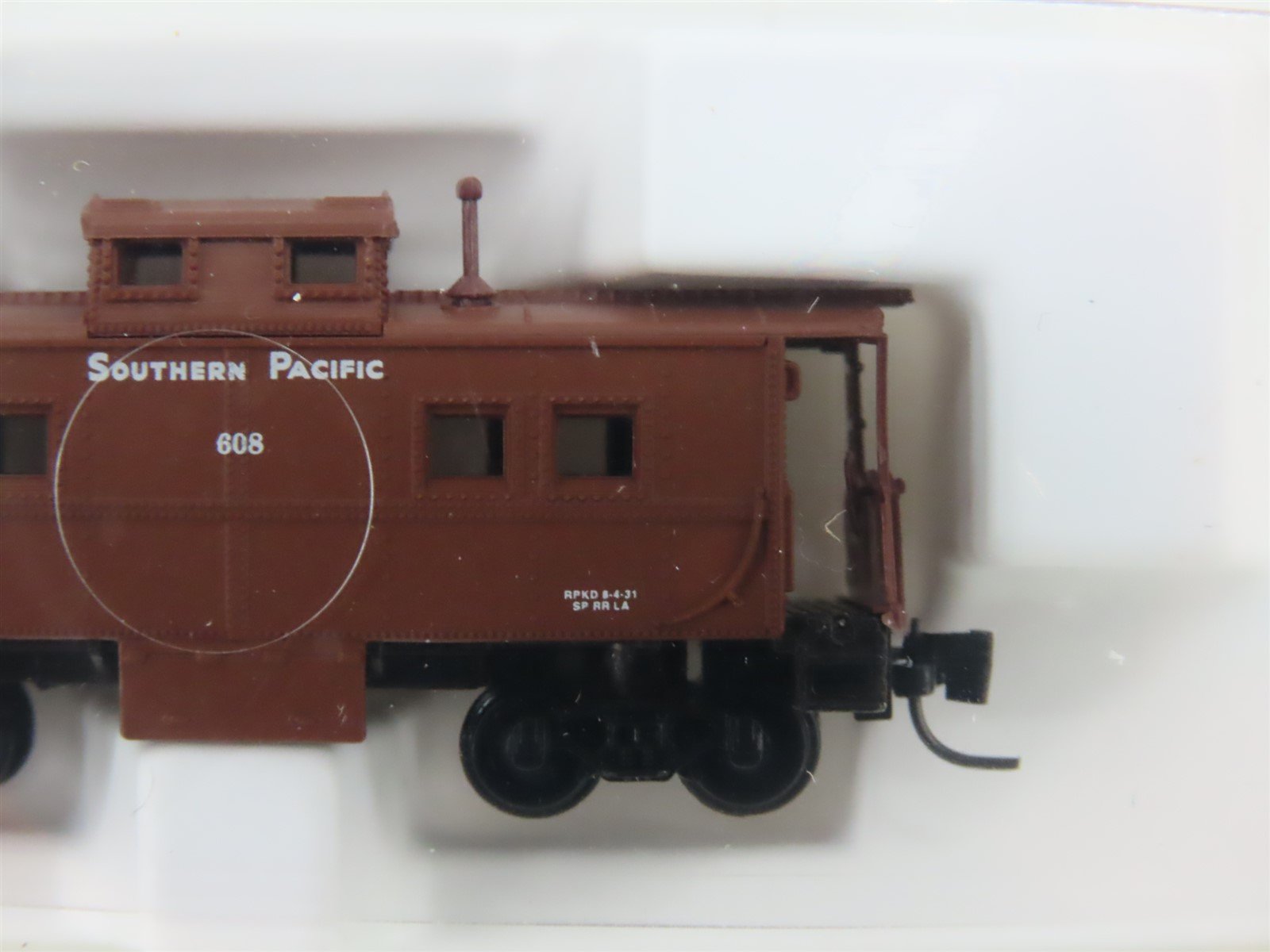 Z Scale Micro-Trains MTL 14711-2 SP Southern Pacific Caboose #608