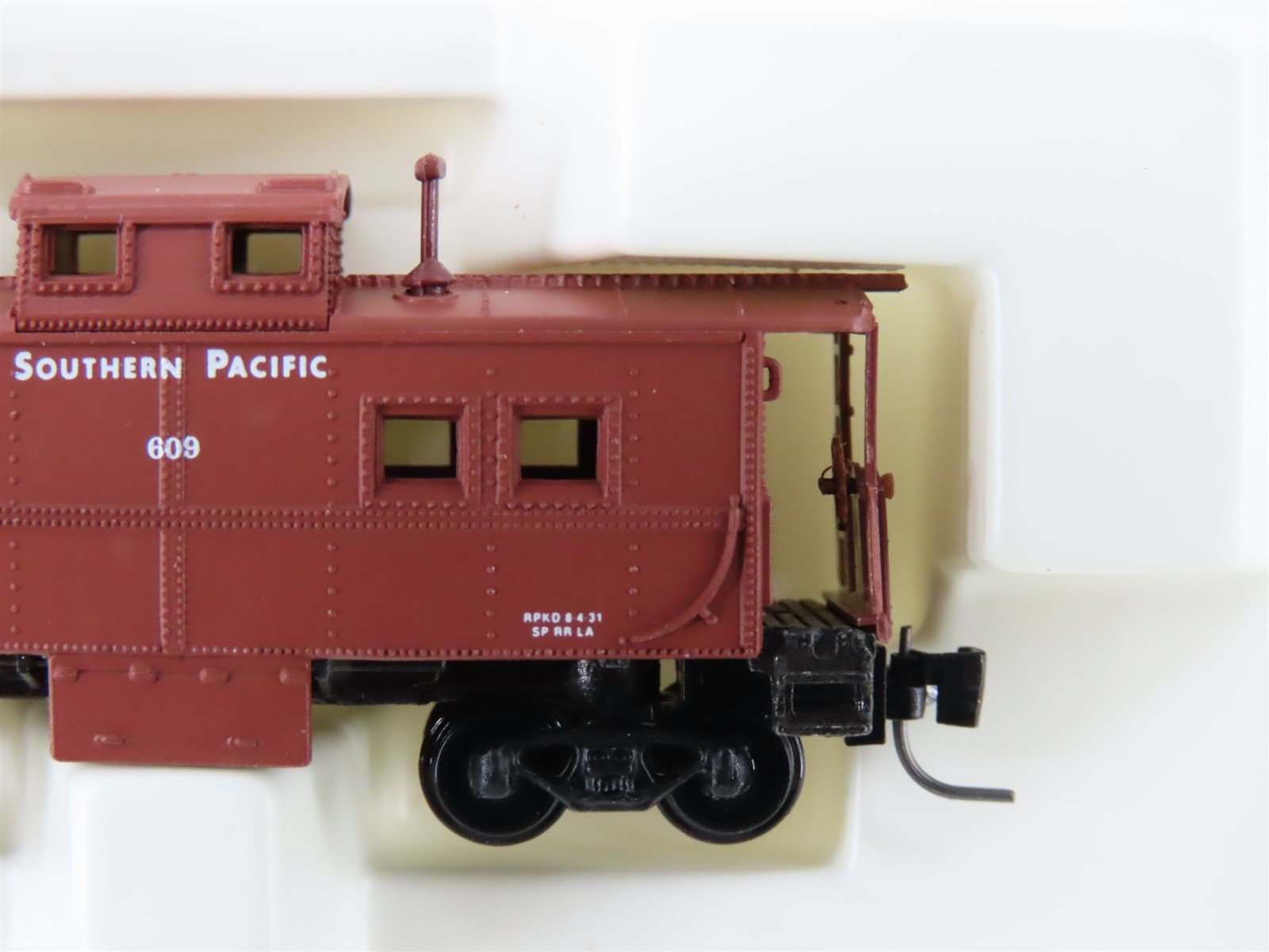 Z Scale Micro-Trains MTL 14711-2 SP Southern Pacific Caboose #609