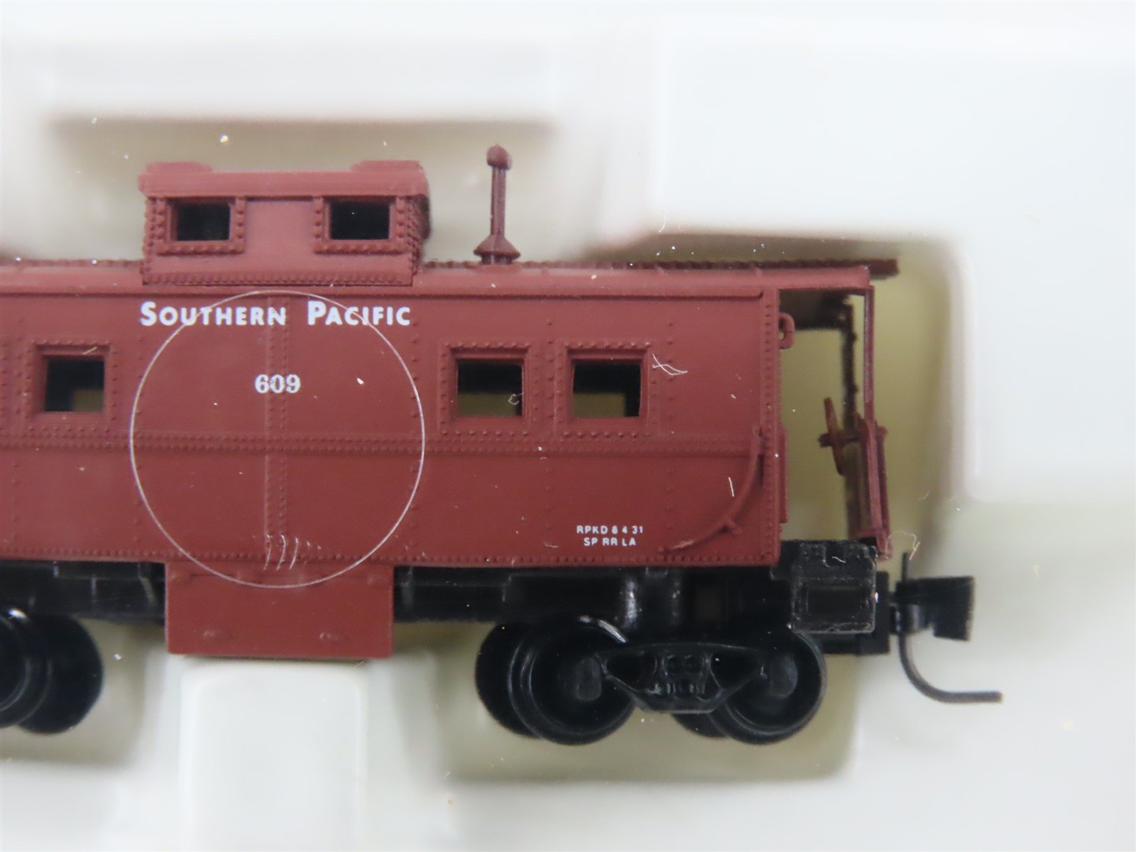 Z Scale Micro-Trains MTL 14711-2 SP Southern Pacific Caboose #609