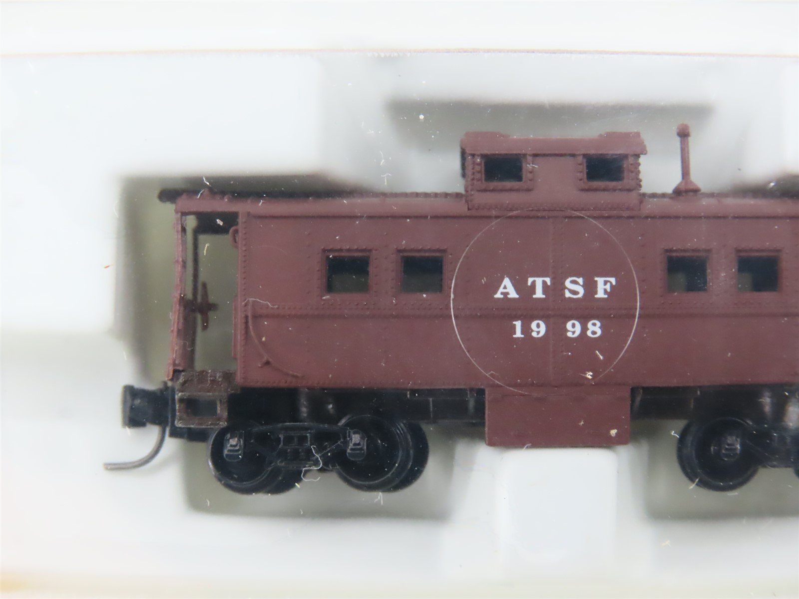 Z Scale Micro-Trains MTL 14712-2 ATSF Atchison Topeka Santa Fe Caboose #1998