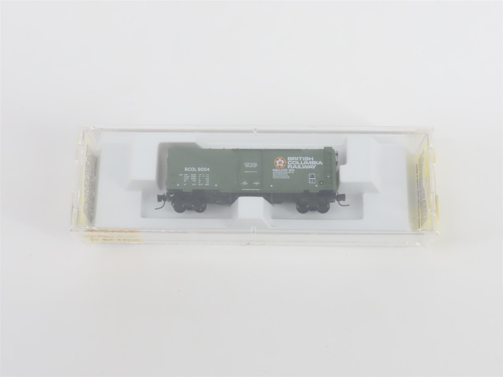 Z Micro-Trains MTL 14916-2 BCOL British Columbia 40' Plug Door Box Car #8004