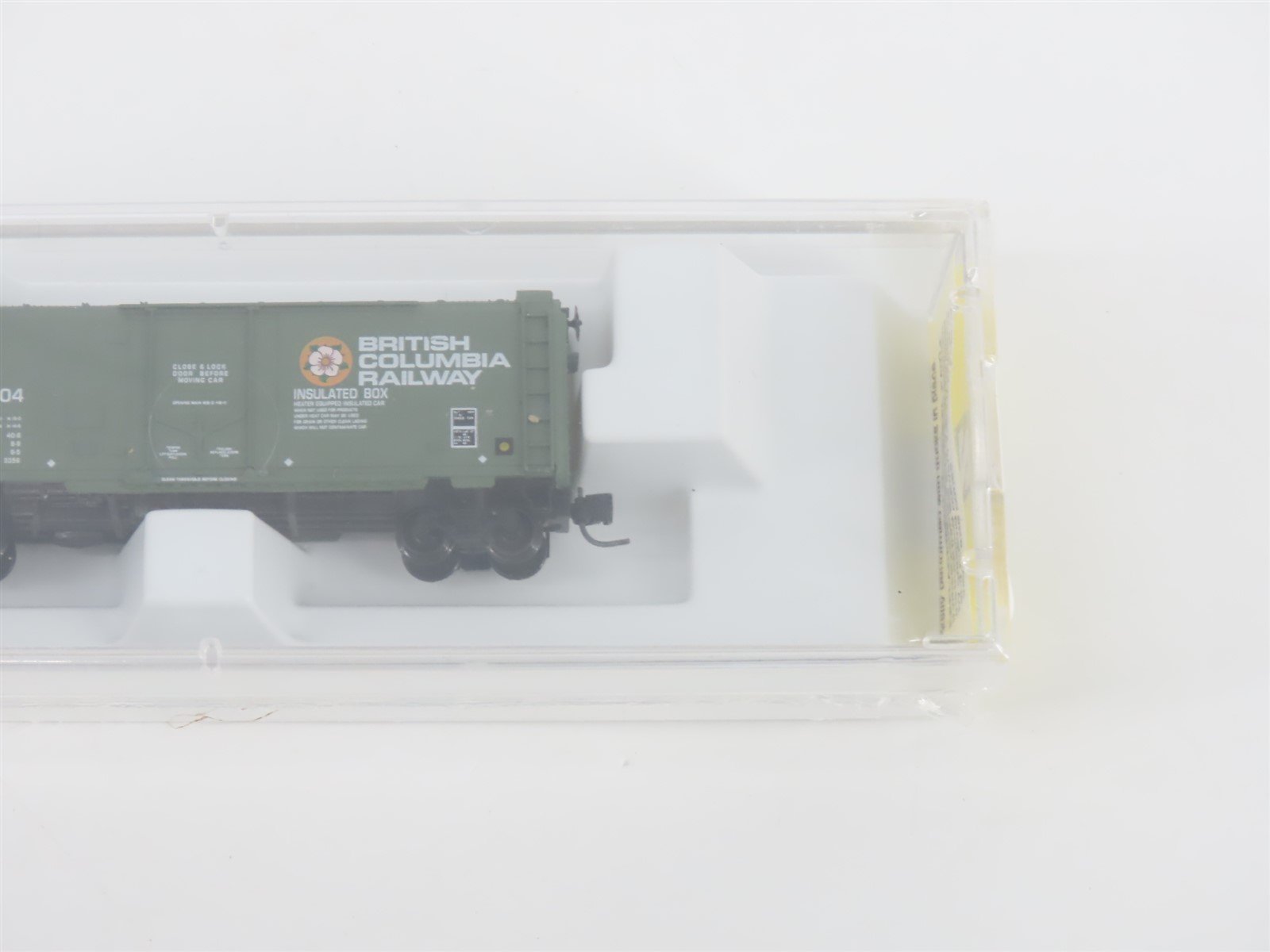Z Micro-Trains MTL 14916-2 BCOL British Columbia 40' Plug Door Box Car #8004