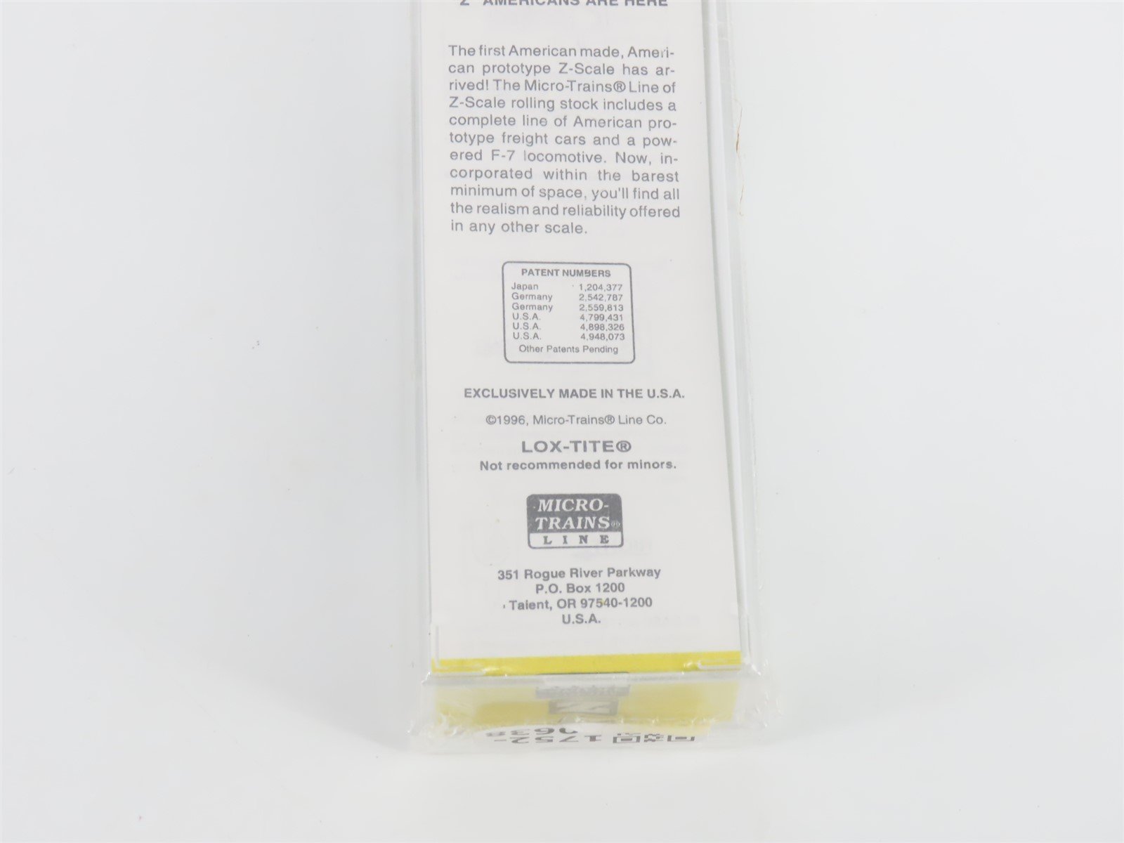 Z Micro-Trains MTL 14916-2 BCOL British Columbia 40' Plug Door Box Car #8004