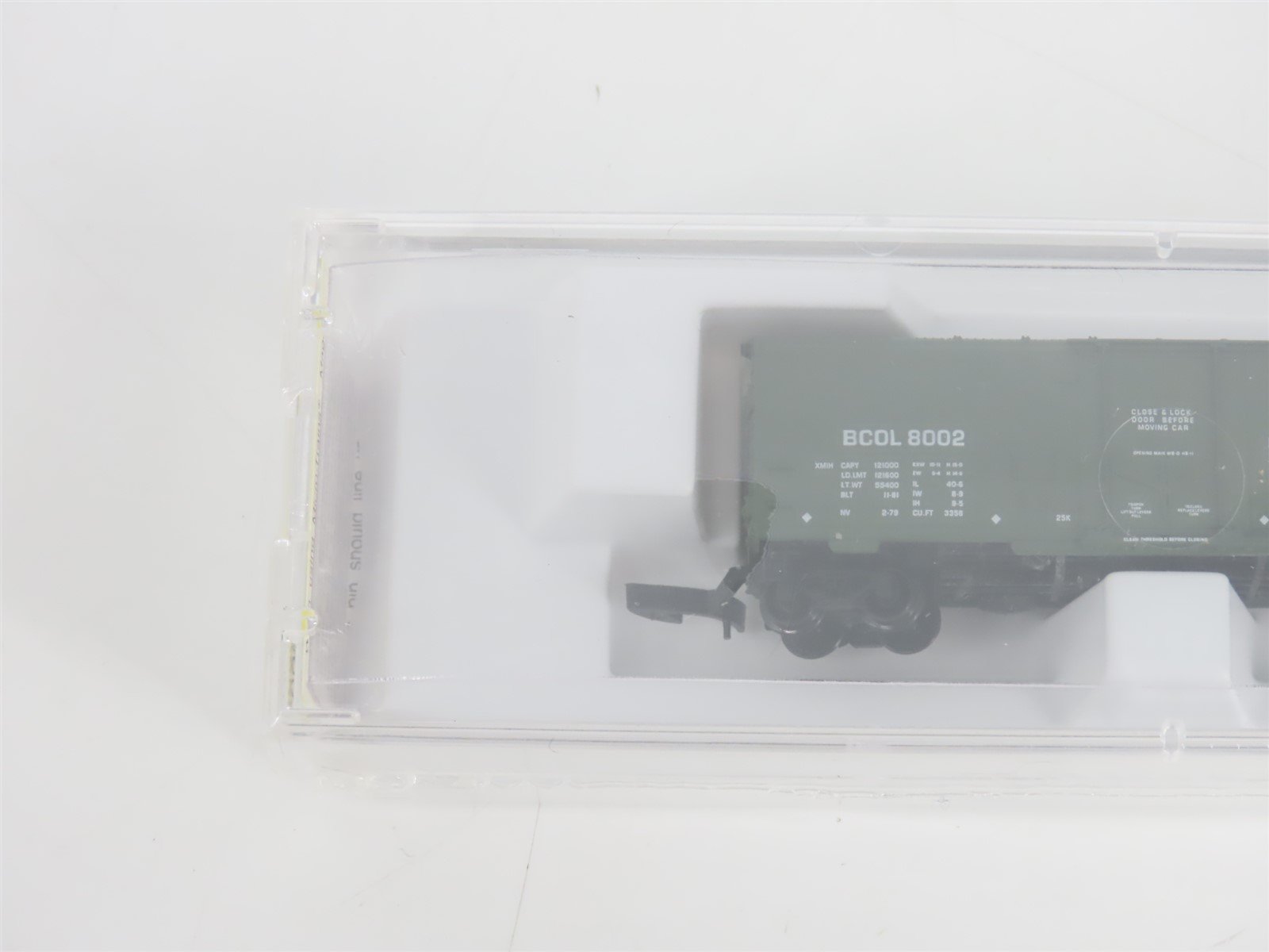Z Micro-Trains MTL 14916 BCOL British Columbia 40' Plug Door Box Car #8002