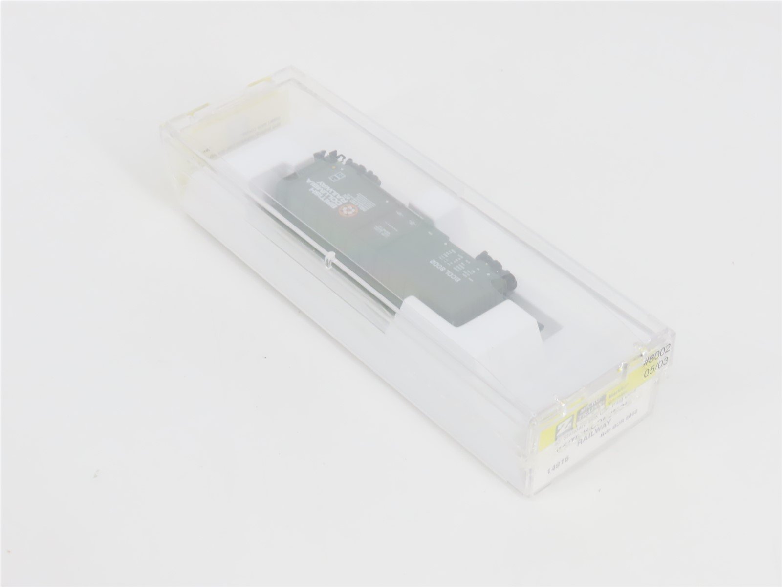 Z Micro-Trains MTL 14916 BCOL British Columbia 40' Plug Door Box Car #8002