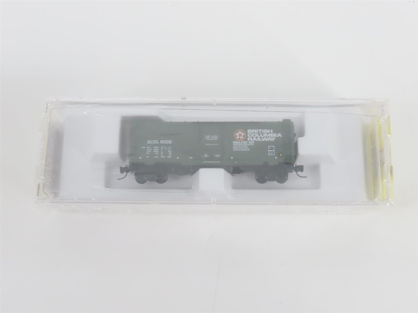 Z Micro-Trains MTL 14916-2 BCOL British Columbia 40' Plug Door Box Car #8002