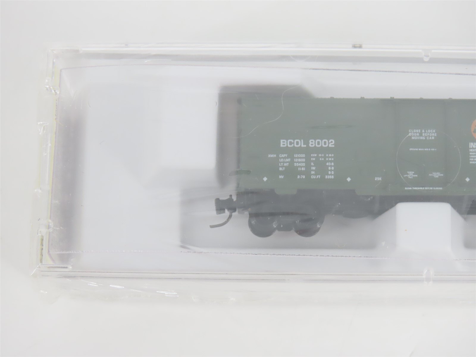 Z Micro-Trains MTL 14916-2 BCOL British Columbia 40' Plug Door Box Car #8002