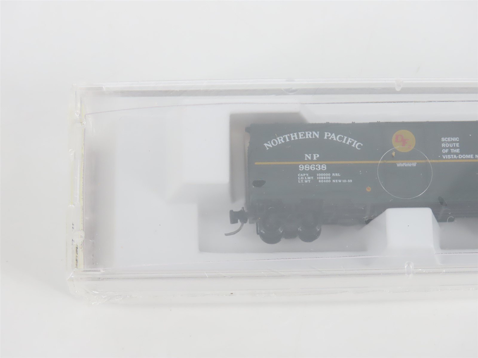 Z Micro-Trains MTL 14915-2 NP Northern Pacific 40' Plug Door Box Car #98638