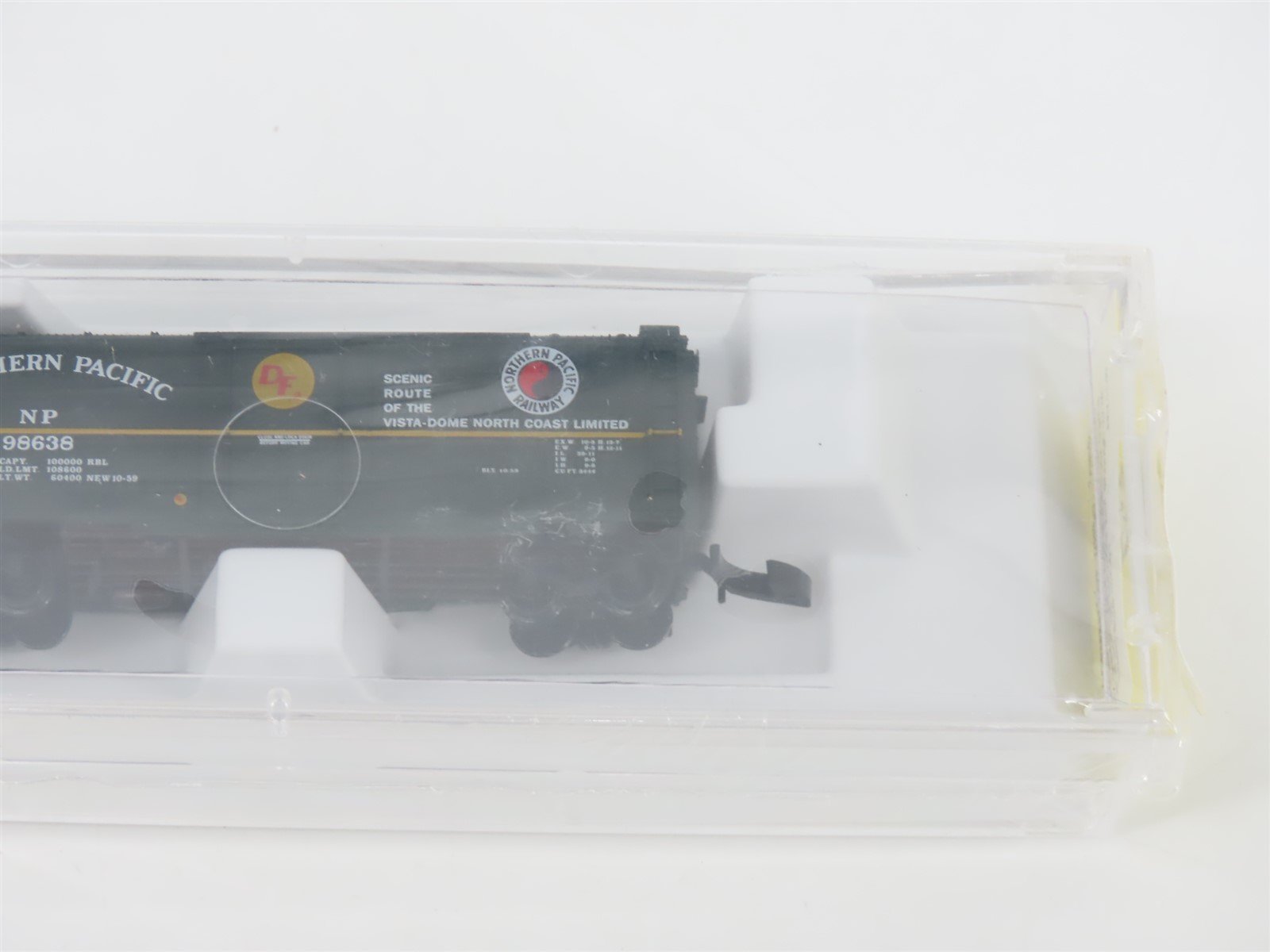 Z Micro-Trains MTL 14915 NP Northern Pacific 40' Plug Door Box Car #98638