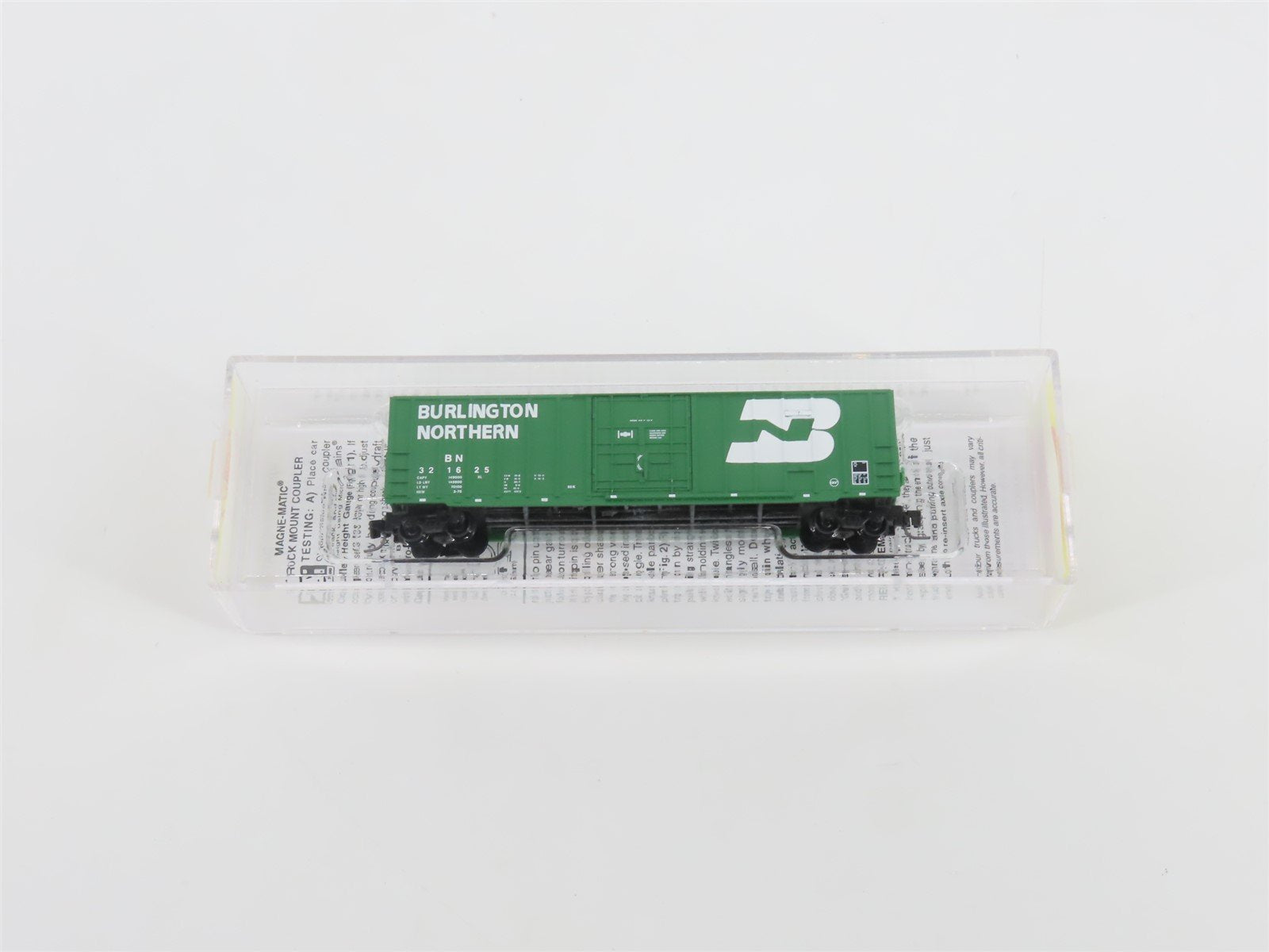 Z Micro-Trains MTL 51100121 BN Burlington Northern 50' Plug Door Box Car #321625