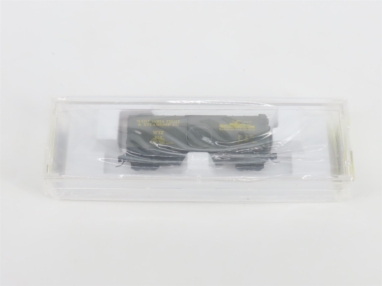 Z Micro-Trains MTL 14126-2 WIF West India Fruit & Steamship 40' Box Car #210