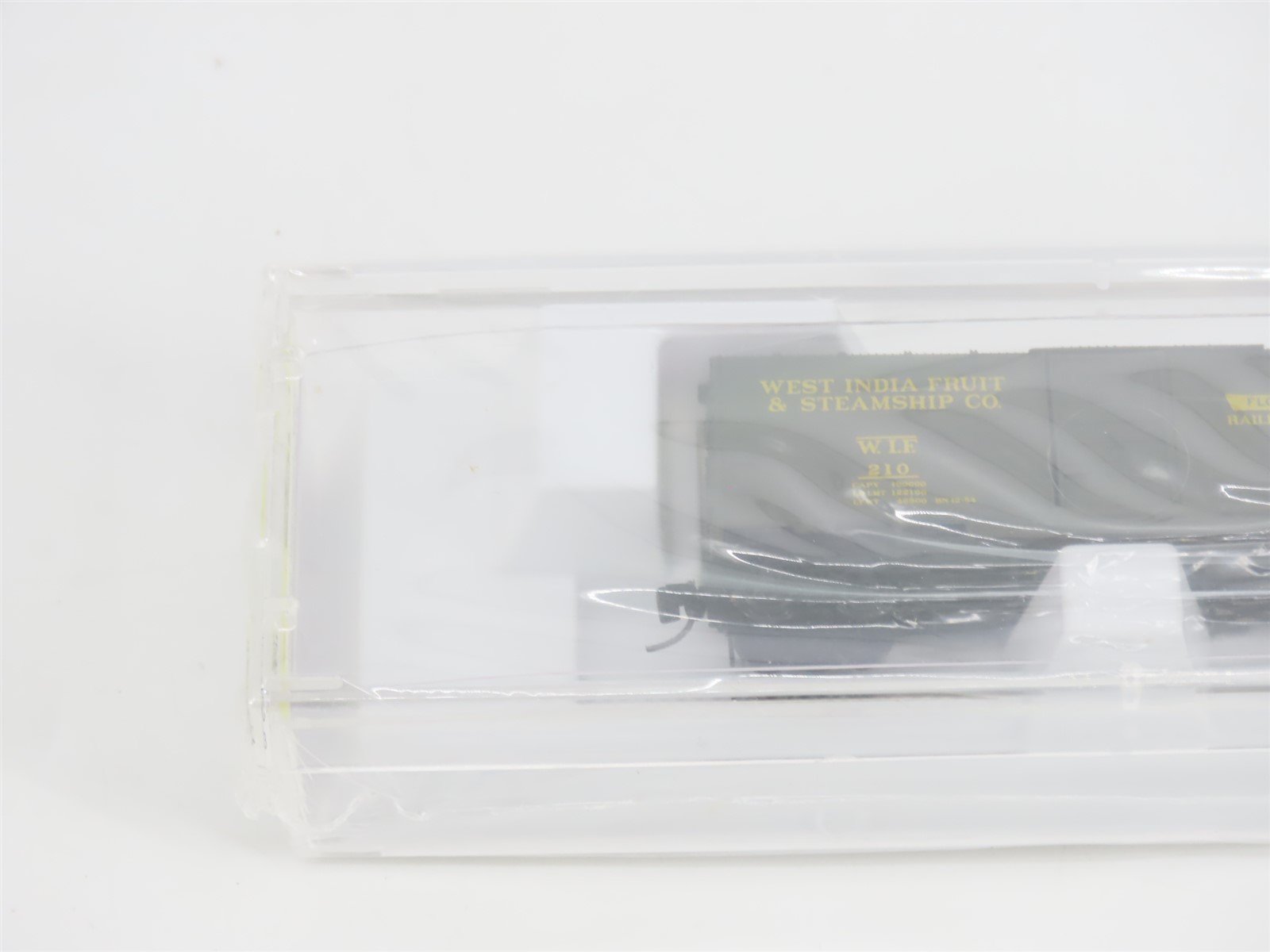 Z Micro-Trains MTL 14126-2 WIF West India Fruit & Steamship 40' Box Car #210