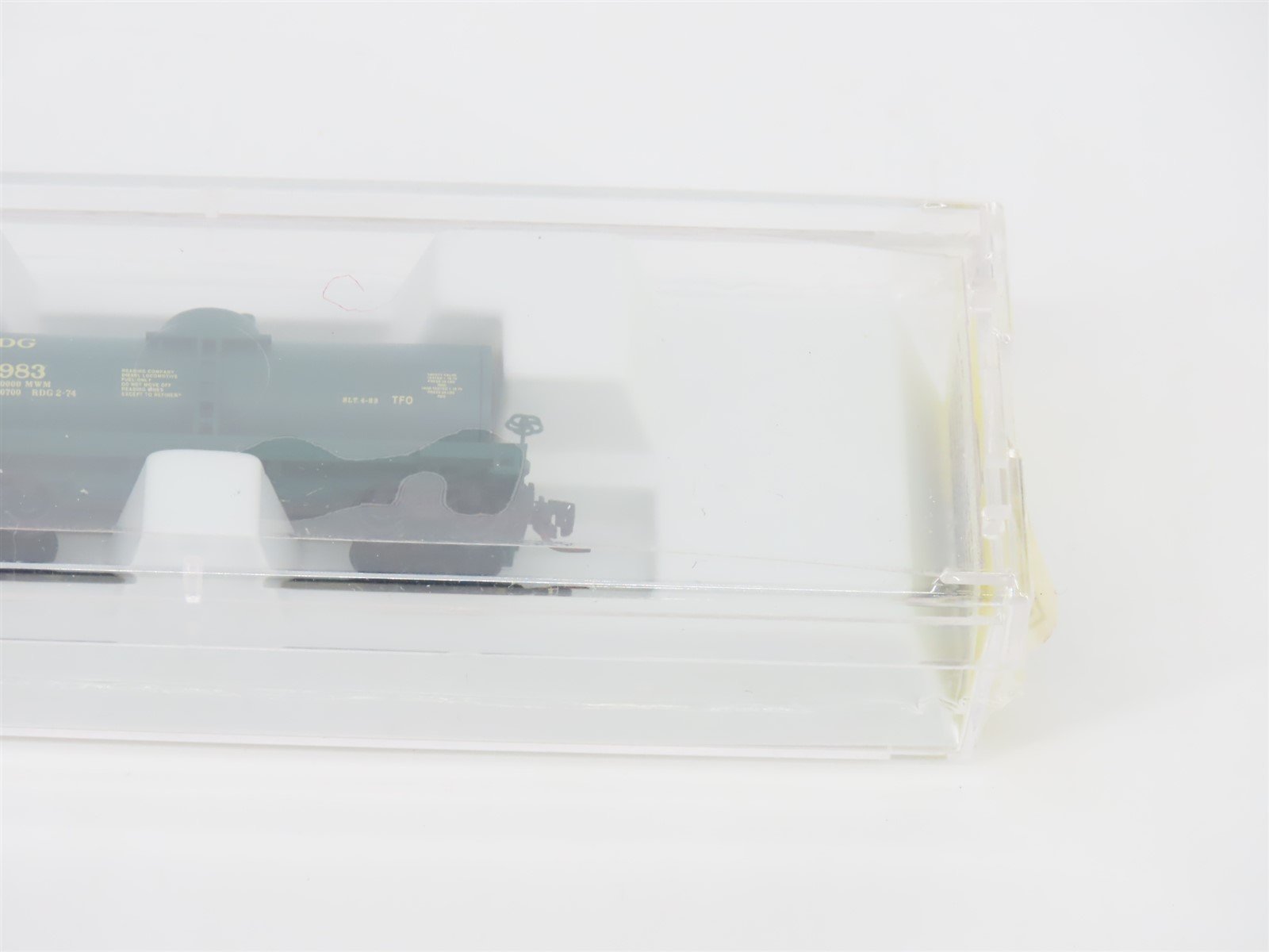 Z Scale Micro-Trains MTL 14416-2 RDG Reading Single Dome Tank Car #90983