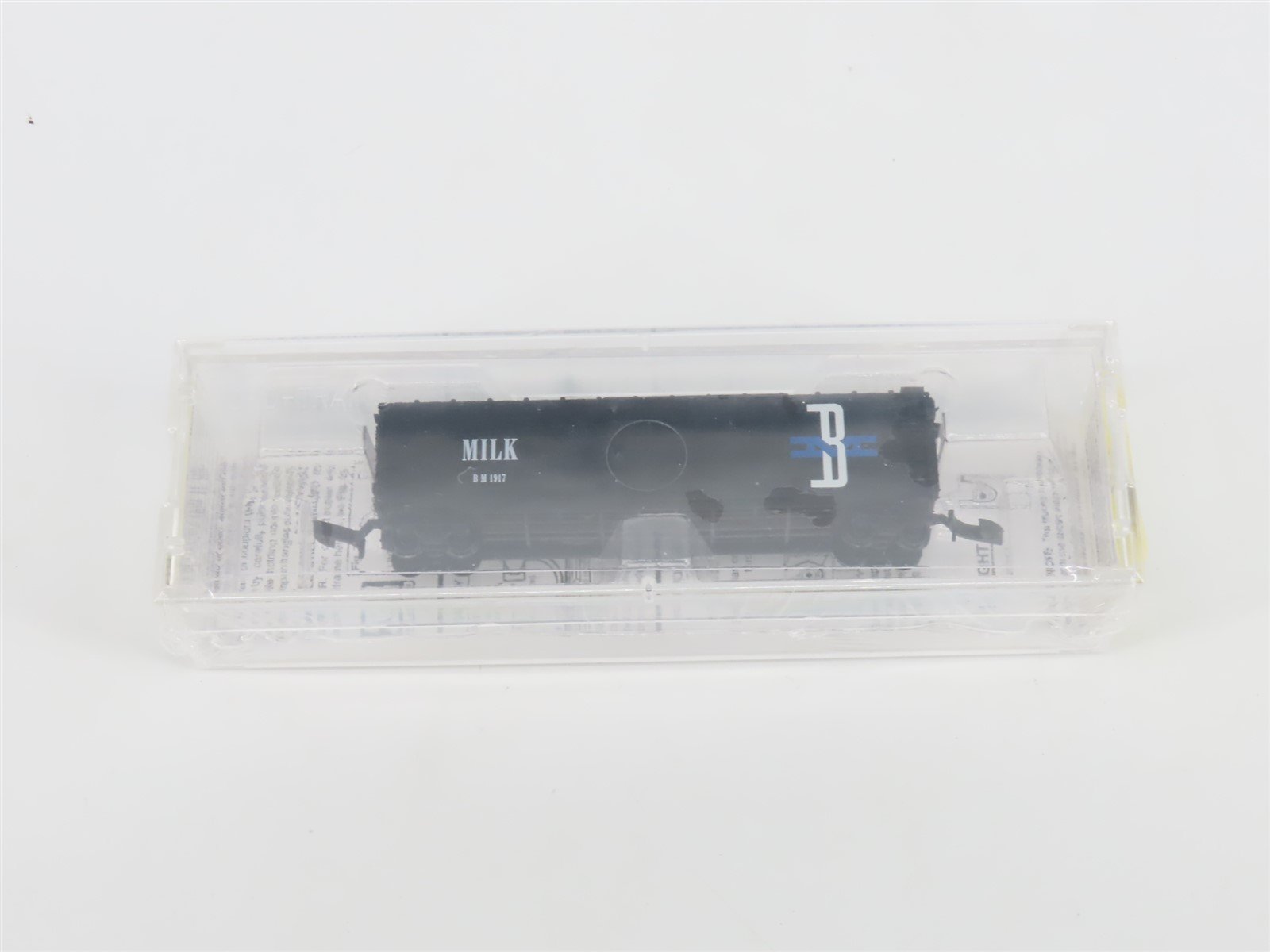 Z Micro-Trains MTL 13619 B&M Boston & Maine Milk 50' Plug Door Box Car #1917