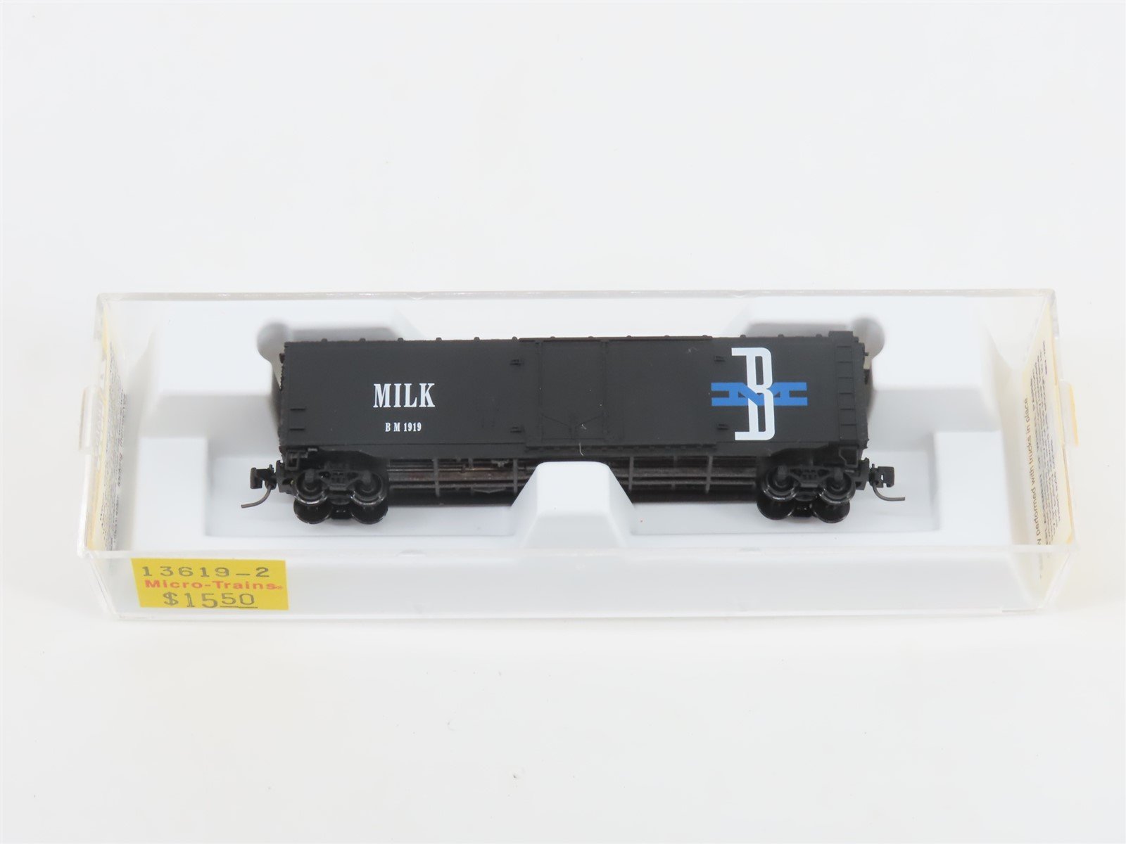 Z Micro-Trains MTL 13619-2 B&M Boston & Maine Milk 50' Plug Door Box Car #1919