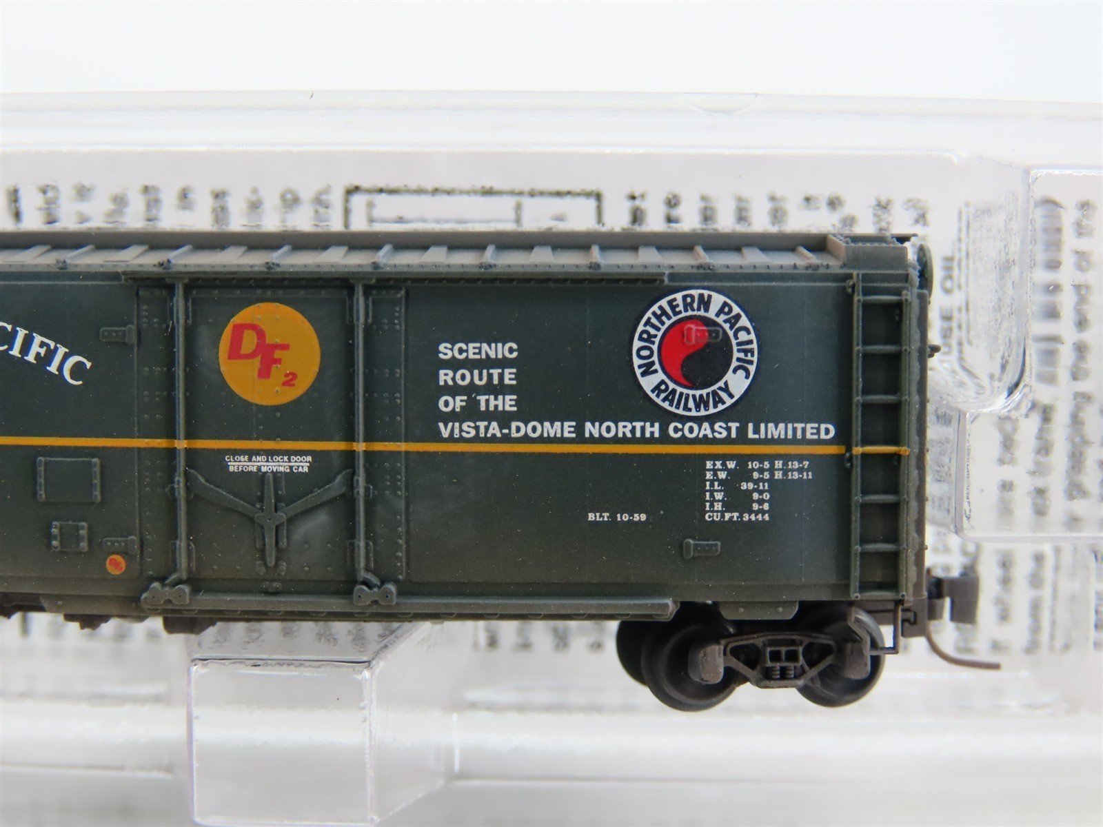 Z Micro-Trains MTL 50244150 NP Northern Pacific 40' Box Car #98600 - Weathered