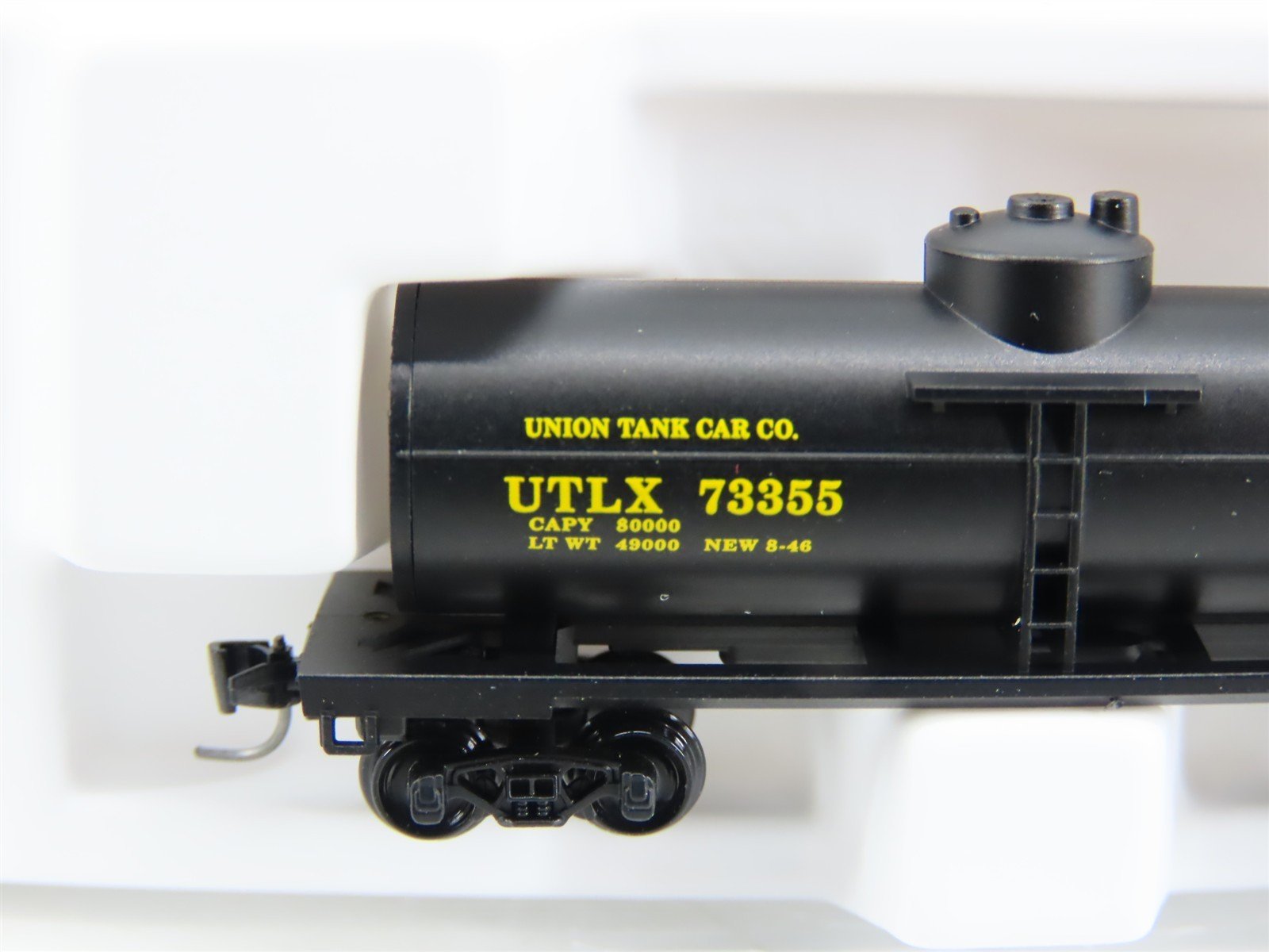 Z Scale Micro-Trains MTL 14403-2 UTLX Union Tank 39' Single Dome Tank Car #73355