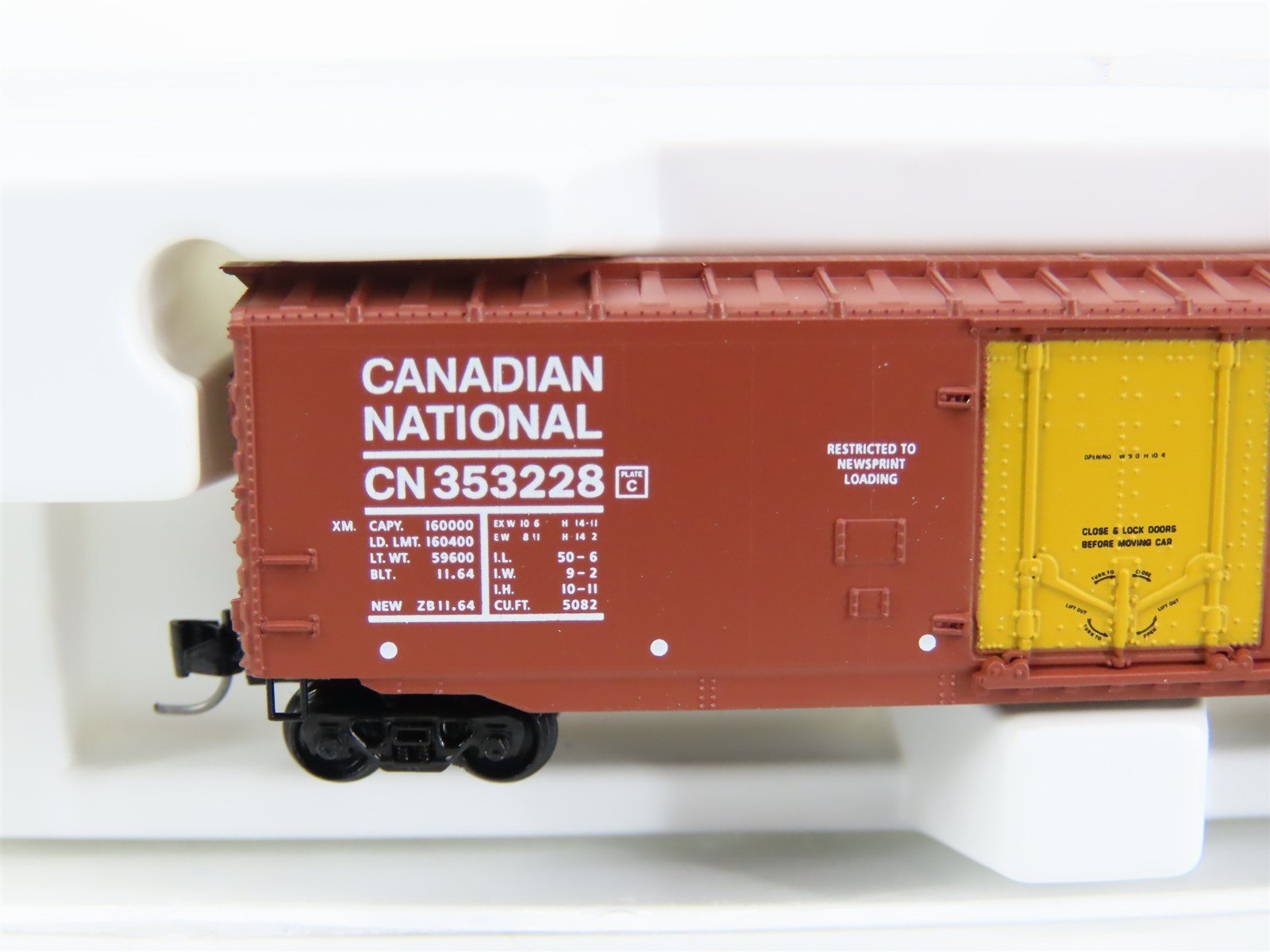 Z Micro-Trains MTL 13624-2 CN Canadian National (Yellow Door) 50' Boxcar #353228