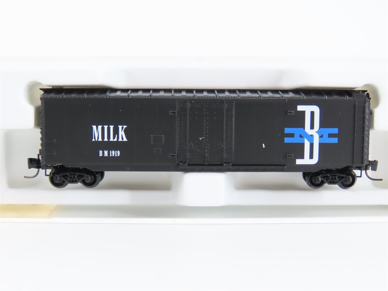 Z Scale Micro-Trains MTL 13619-2 BM Boston & Maine Milk 50' Box Car #1919