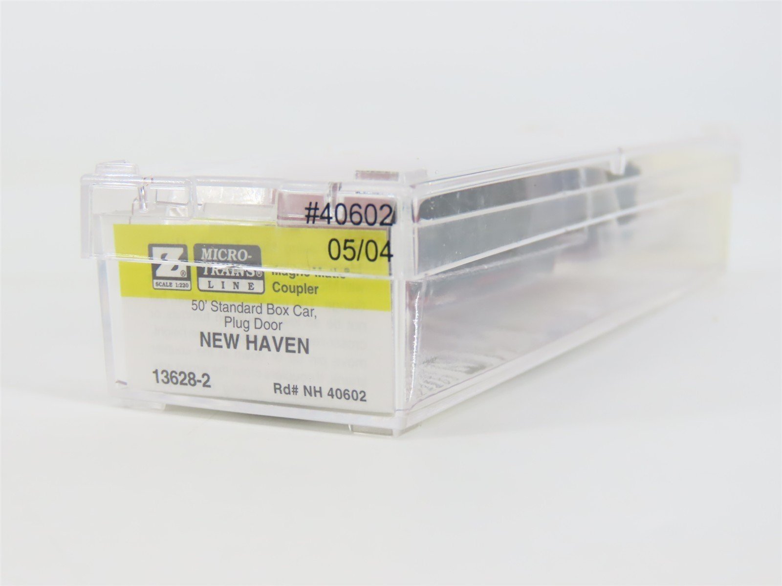 Z Scale Micro-Trains MTL 13628-2 NH New Haven 50' Plug Door Box Car #40602