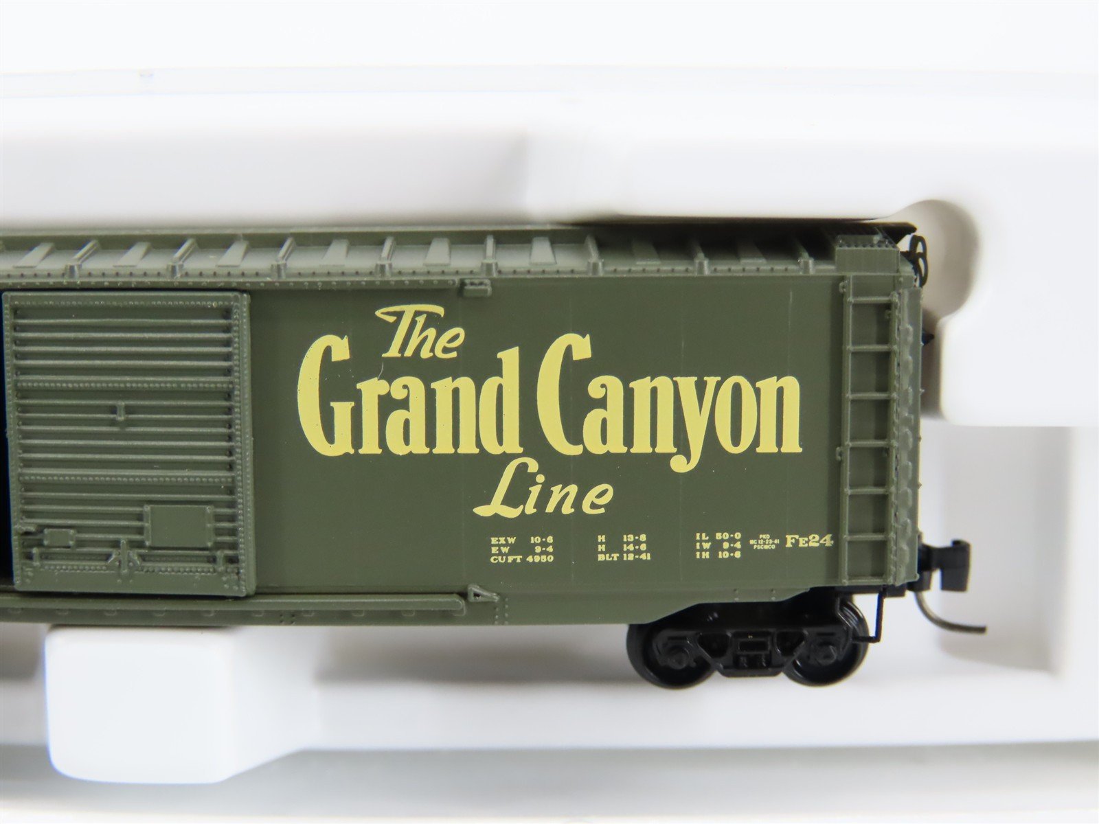 Z Scale Micro-Trains MTL 13720-2 ATSF Santa Fe Grand Canyon 50' Box Car #10000