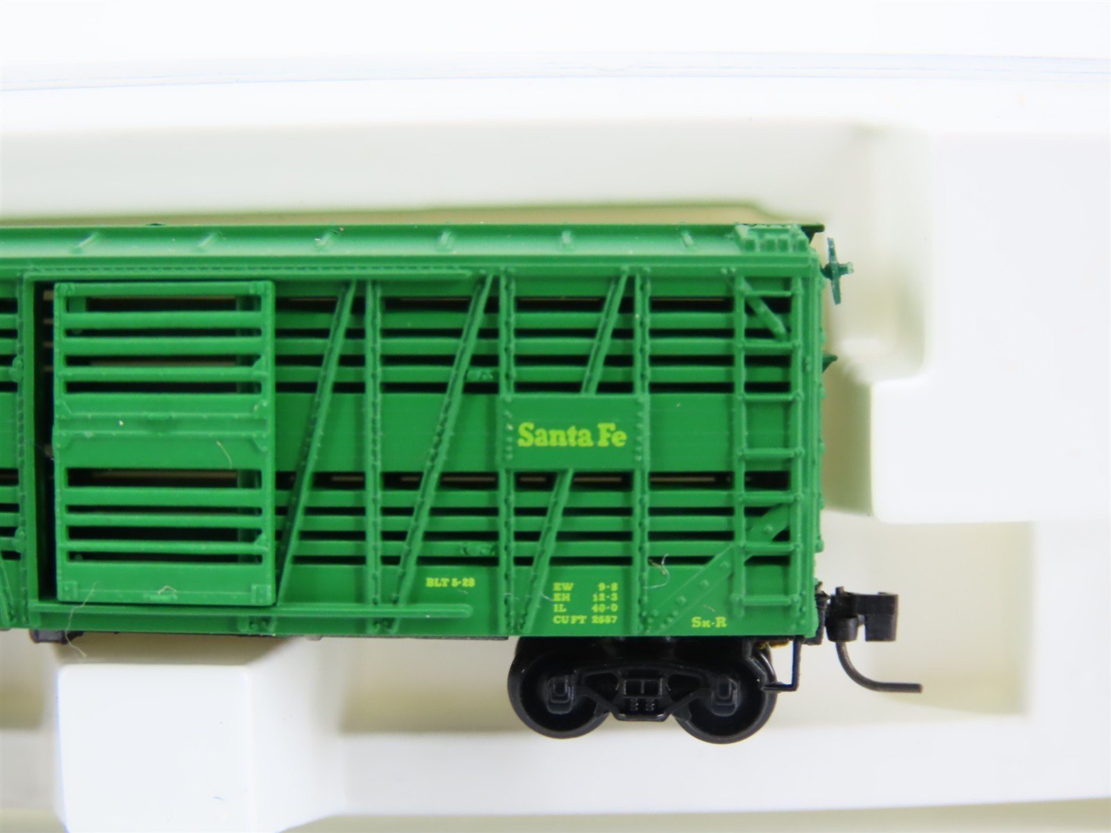 Z Scale Kadee Micro-Trains MTL 13804-2 ATSF Santa Fe 40' Stock Car #68826