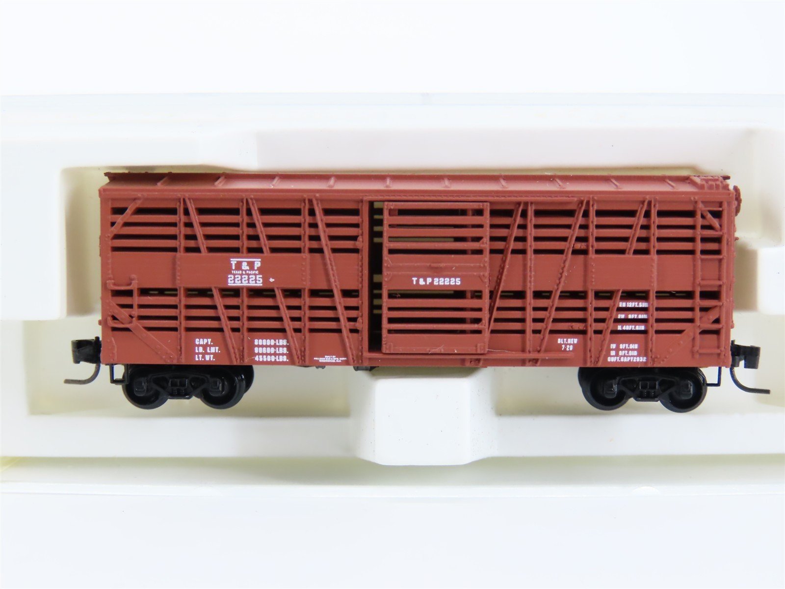 Z Scale Kadee Micro-Trains 13808-2 T&P Texas & Pacific 40' Stock Car #22225