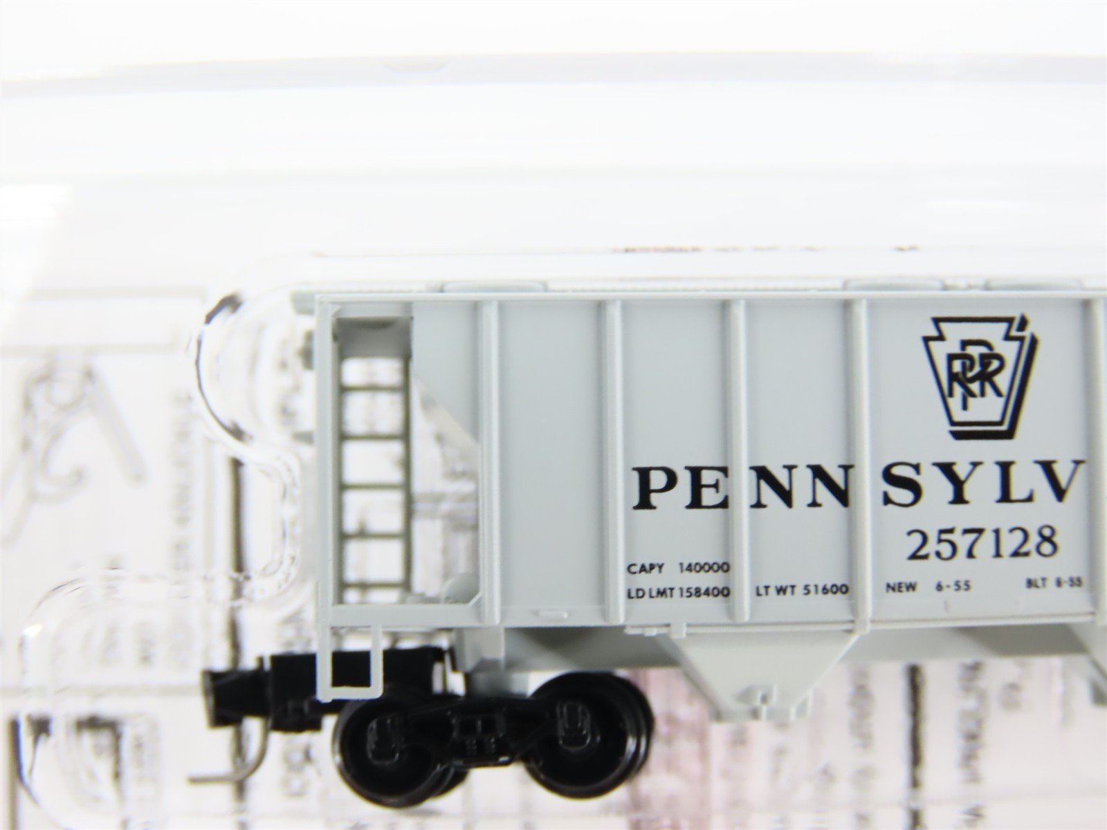Z Scale Micro-Trains MTL 53100020 PRR Pennsylvania 2-Bay Covered Hopper #257128