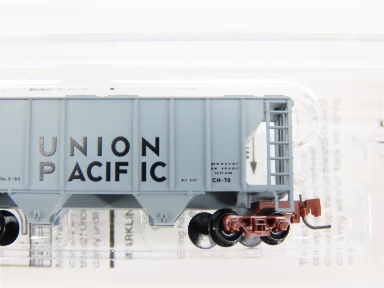 Z Scale Micro-Trains MTL 53100082 UP Union Pacific 2-Bay Covered Hopper #11163