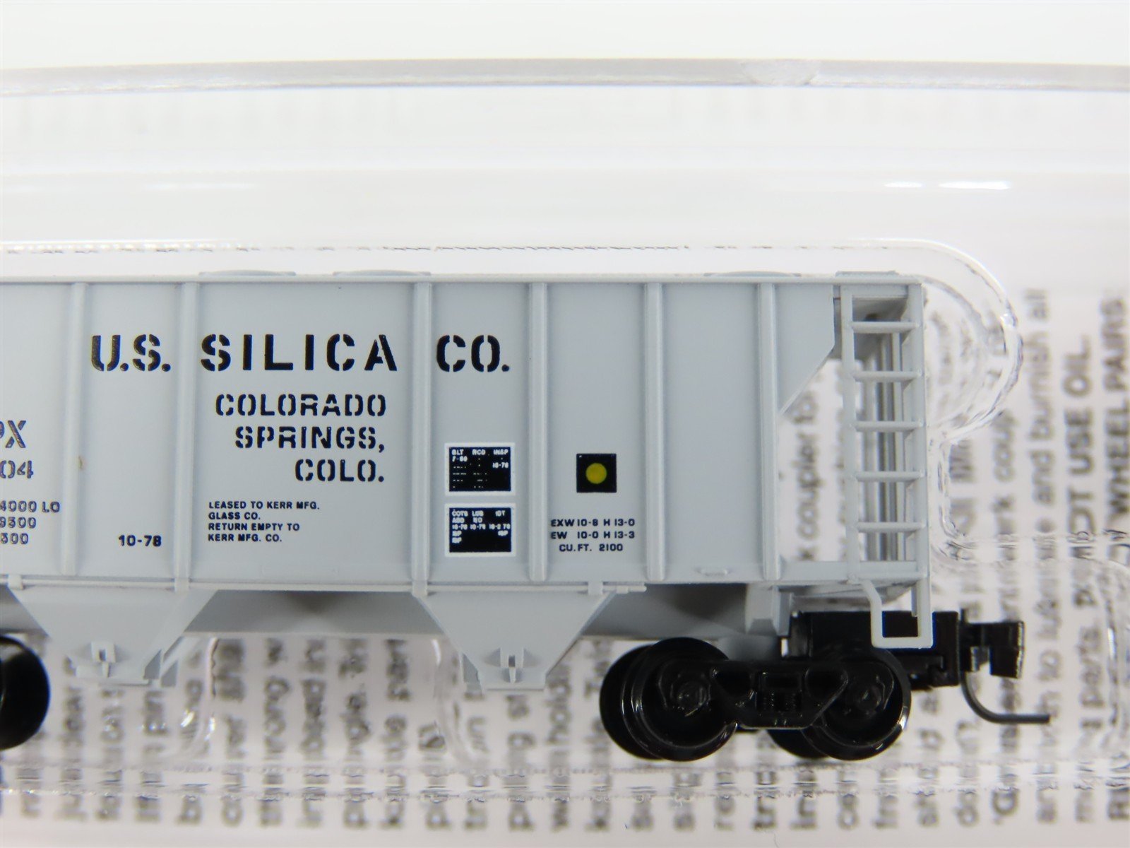 Z Scale Micro-Trains MTL 53100111 ISPX U.S. Silica 2-Bay Covered Hopper #10004