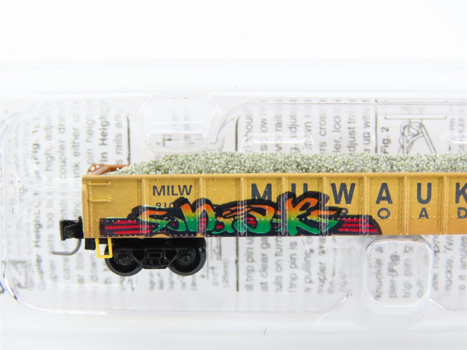 Z Micro-Trains MTL 52344050 MILW Milwaukee Road 50' Gondola w/ Load & Graffiti