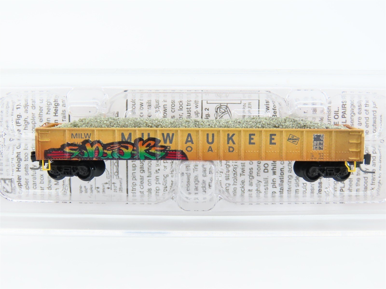Z Micro-Trains MTL 52344050 MILW Milwaukee Road 50' Gondola w/ Load & Graffiti
